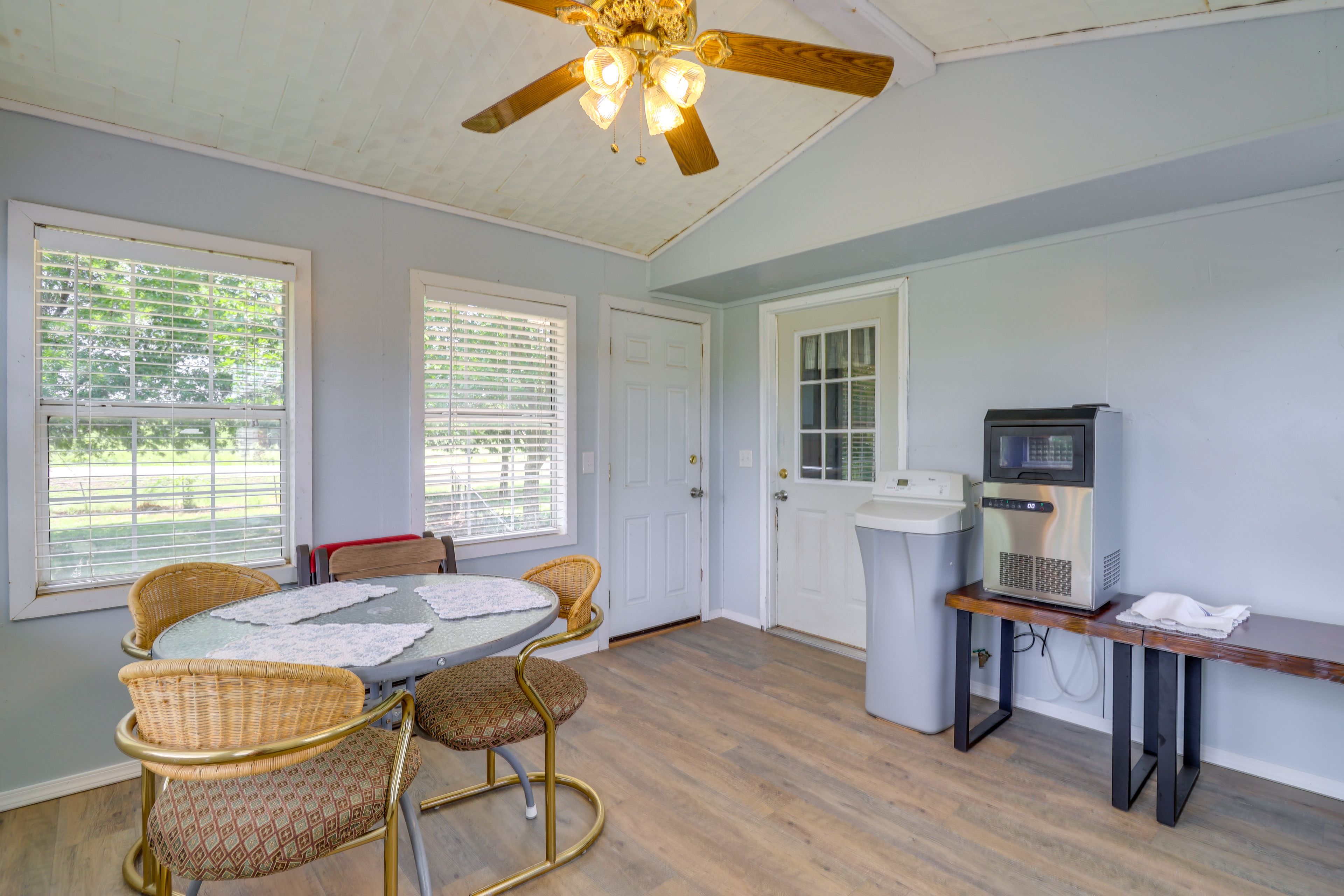 Sunroom | Dining Area