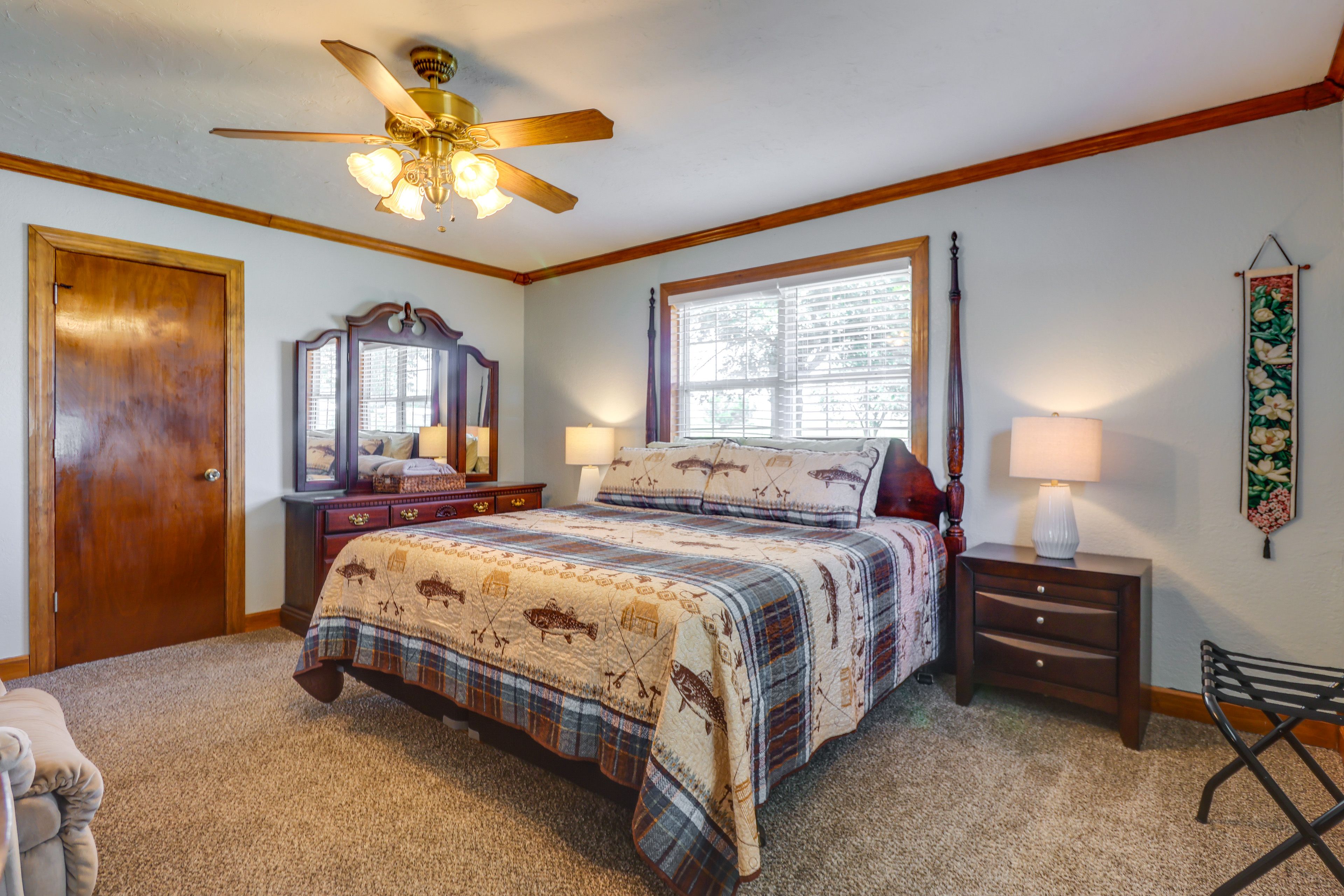 Bedroom 1 | King Bed