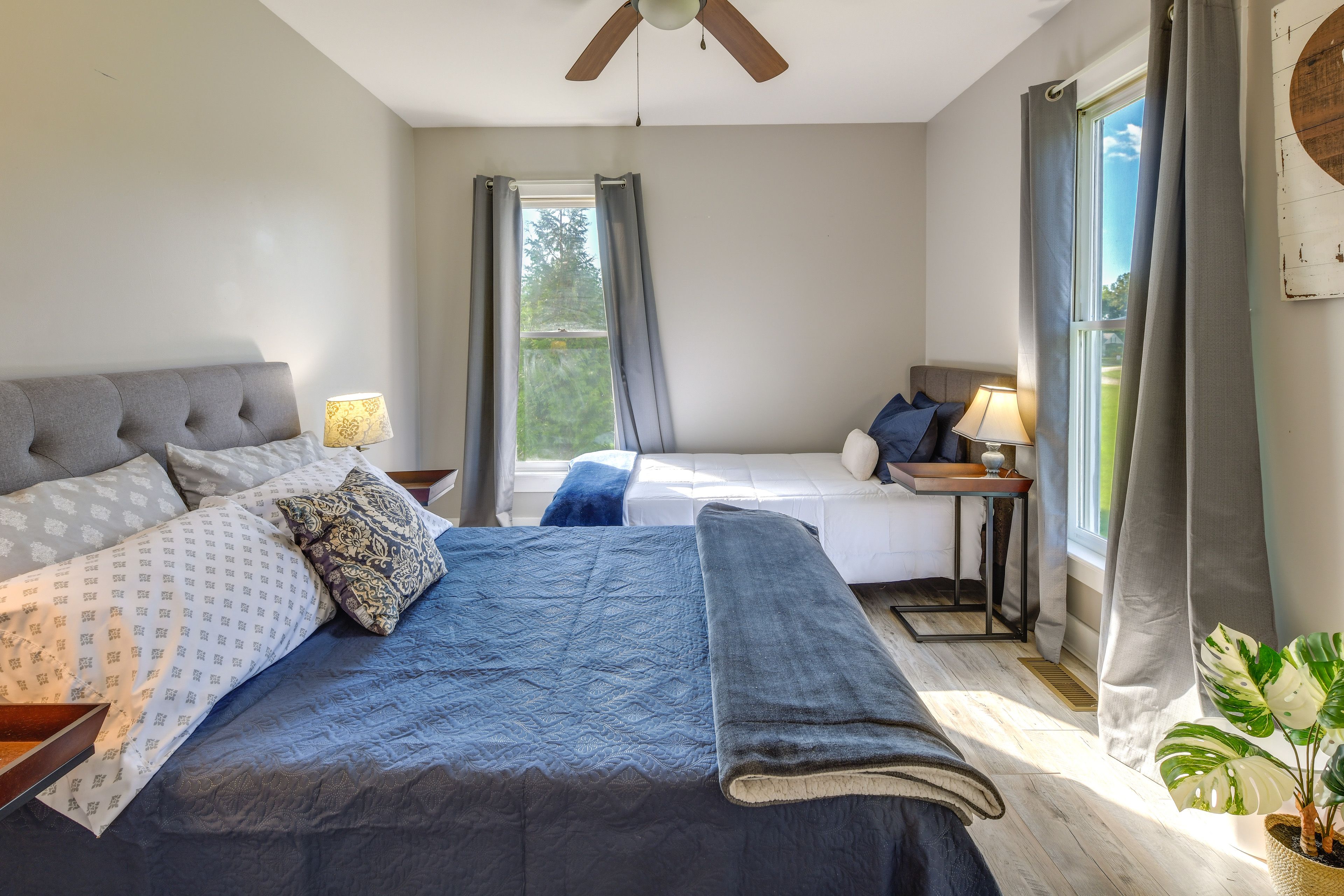 Bedroom | Full Bed | Twin Bed | Linens Provided