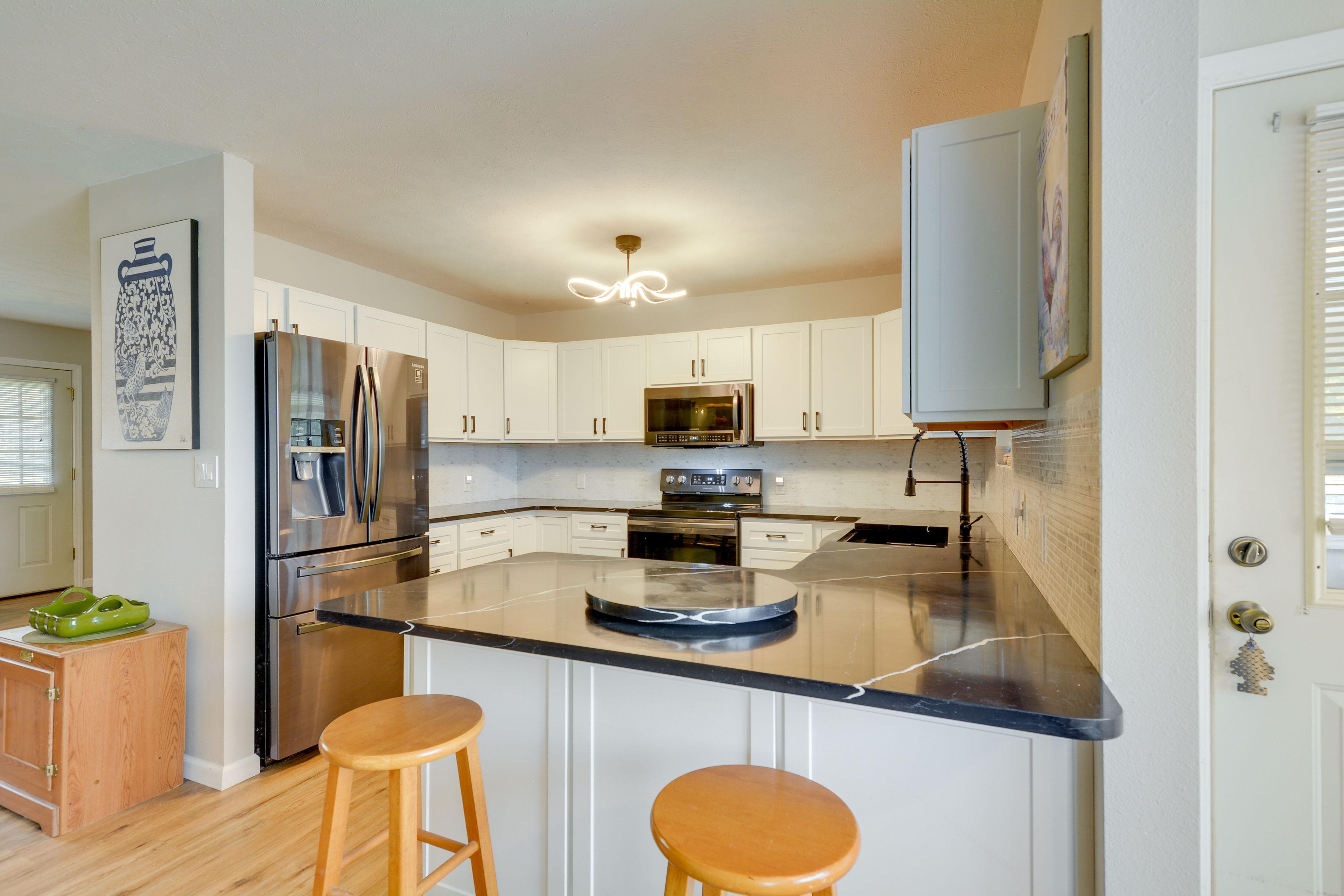 Kitchen | Trash Bags & Paper Towels