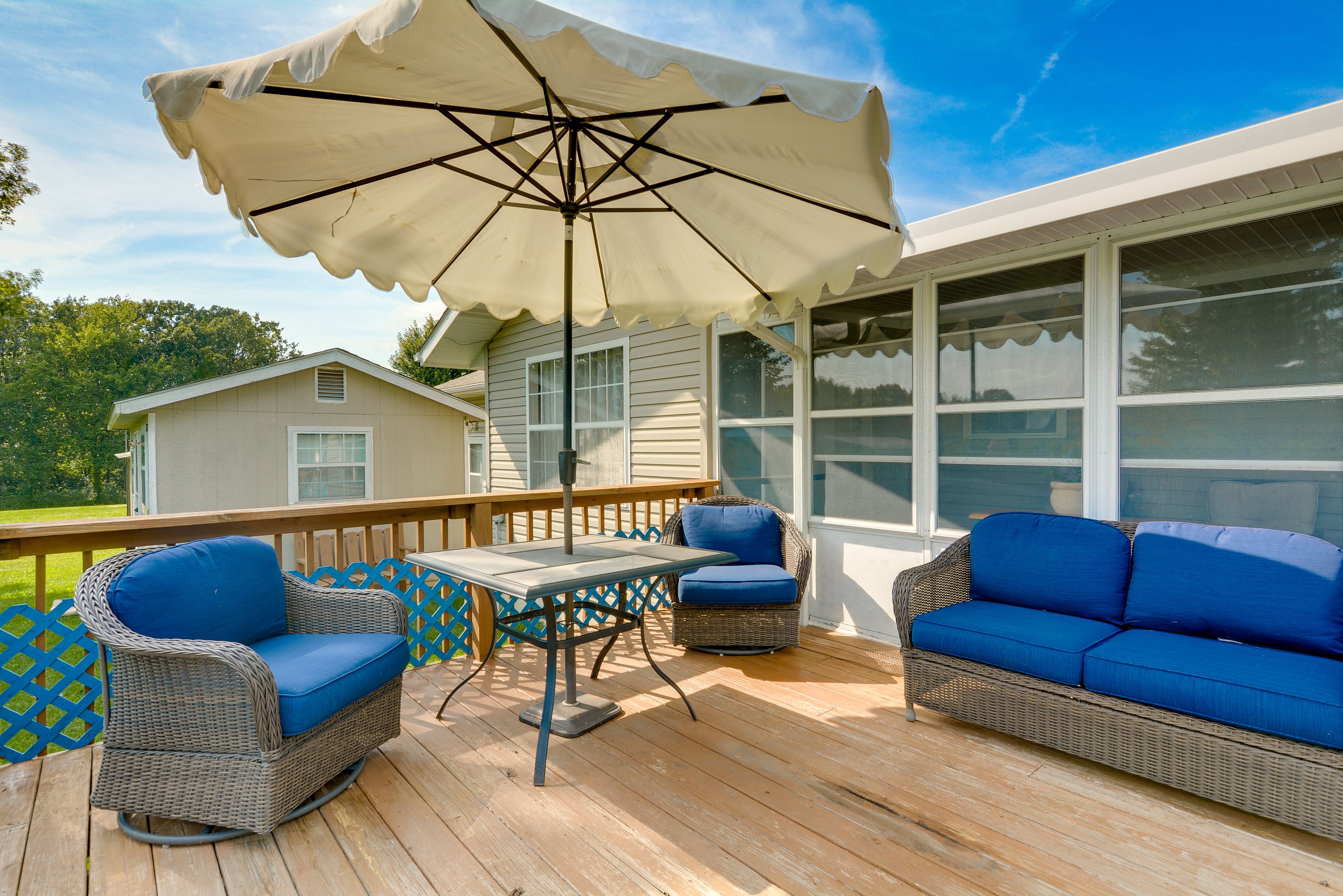 Pool Deck | Charcoal Grill