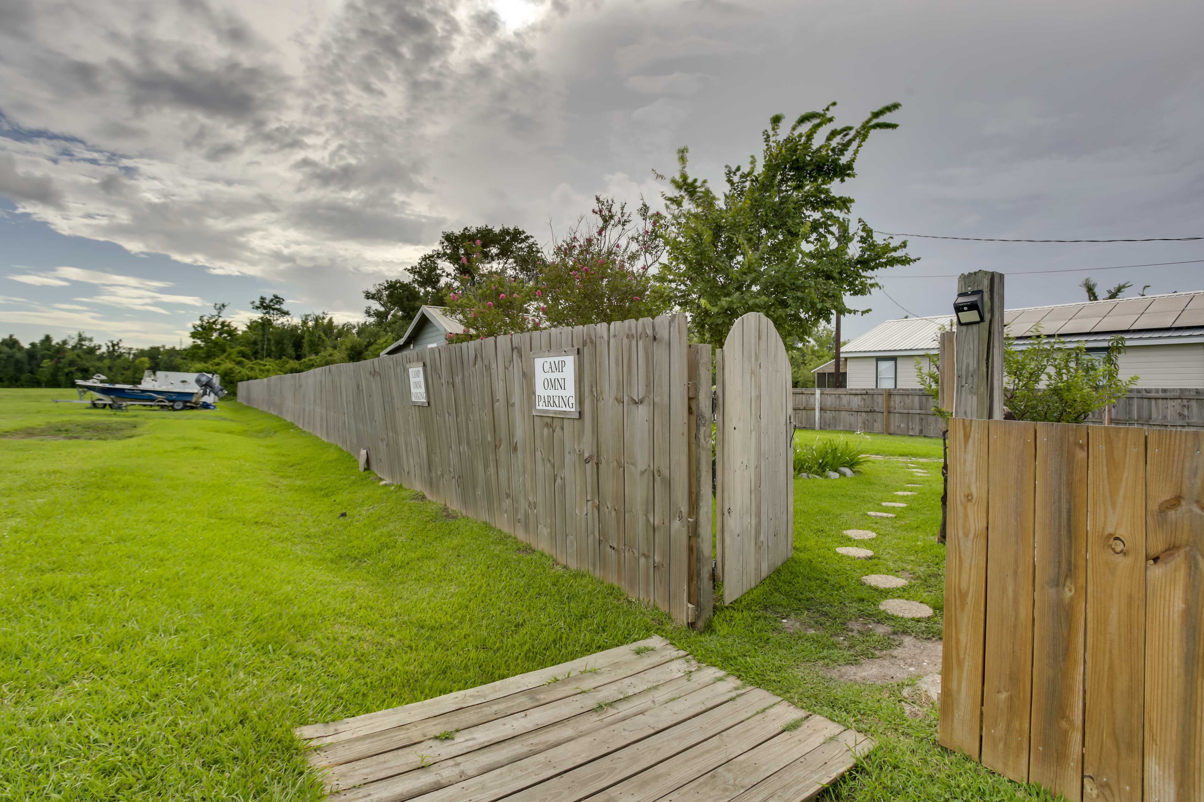 Parking | Driveway (4 Vehicles) | Boat Parking