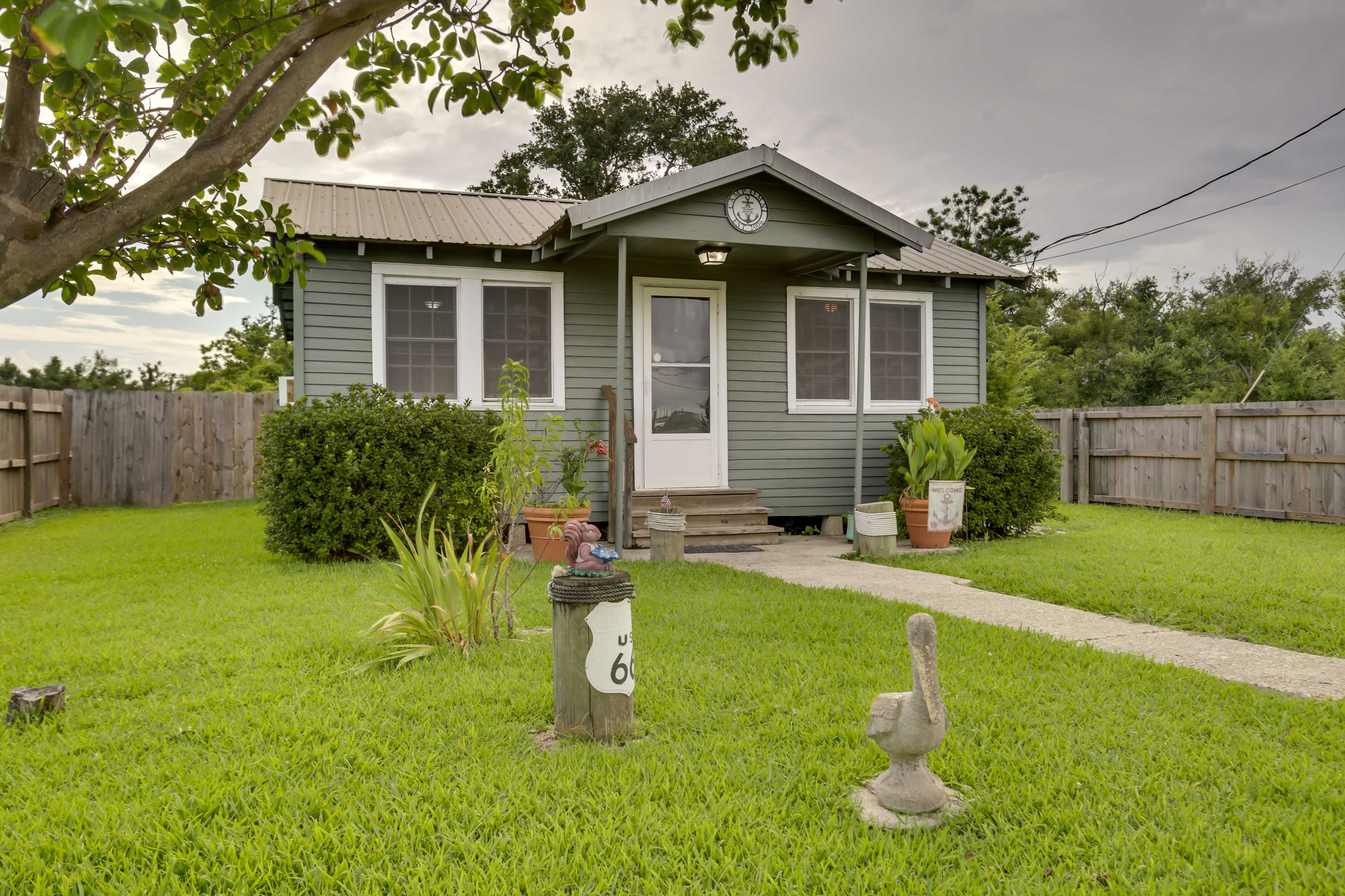 Golden Meadow Vacation Rental | 3BR | 1BA | 3 Steps Required | 900 Sq Ft