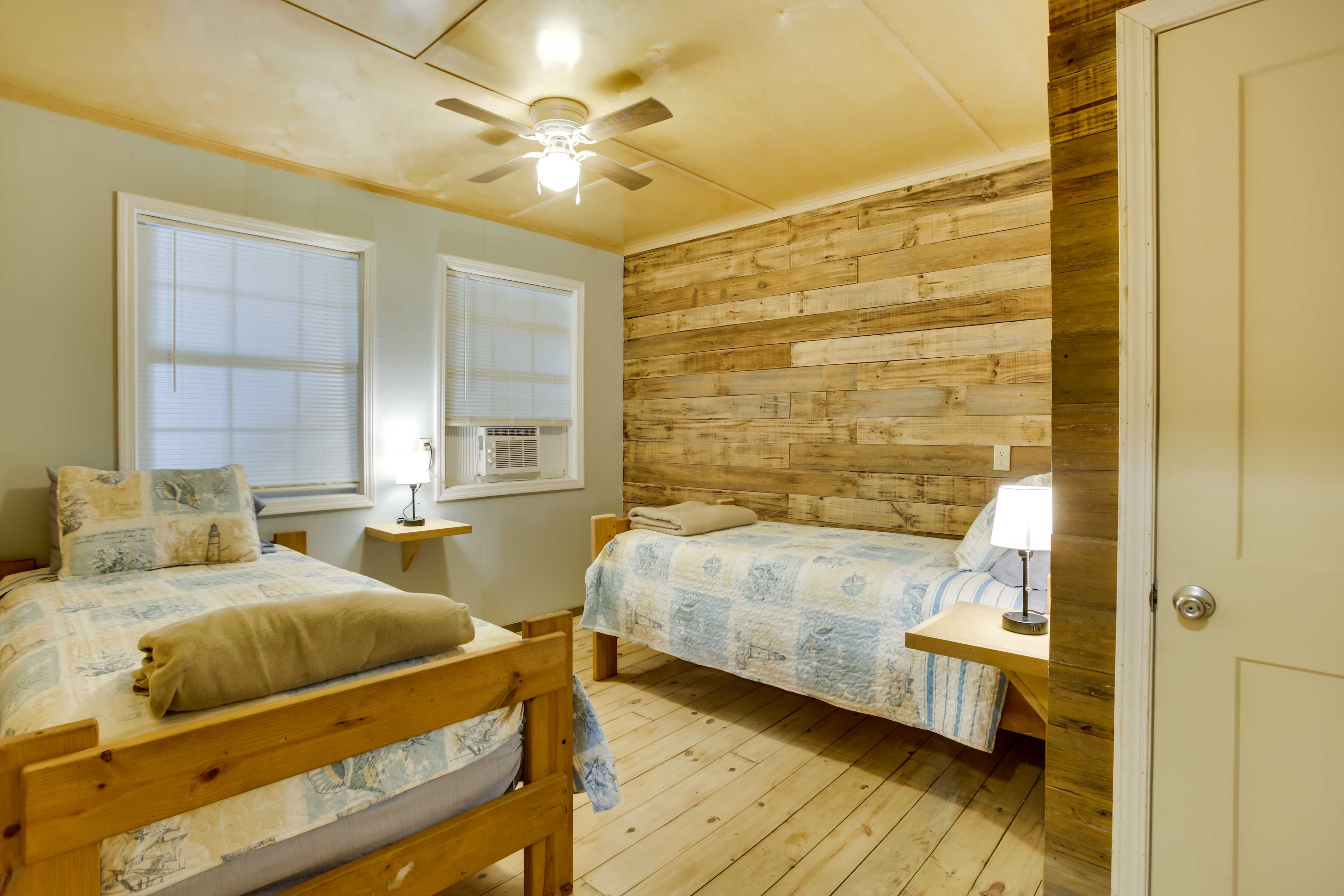 Bedroom | 2 Twin Beds