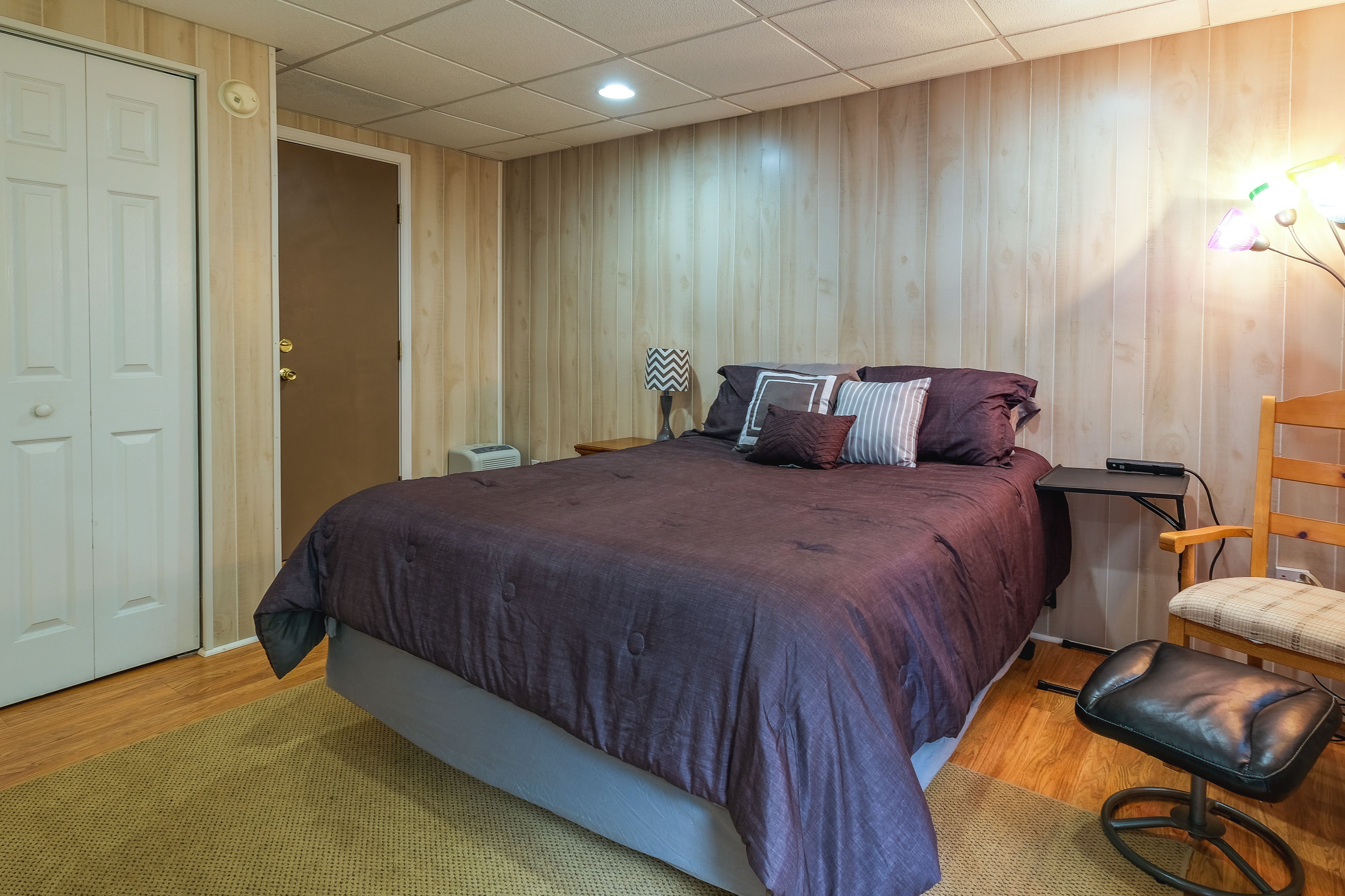Sleeping Area | Queen Bed