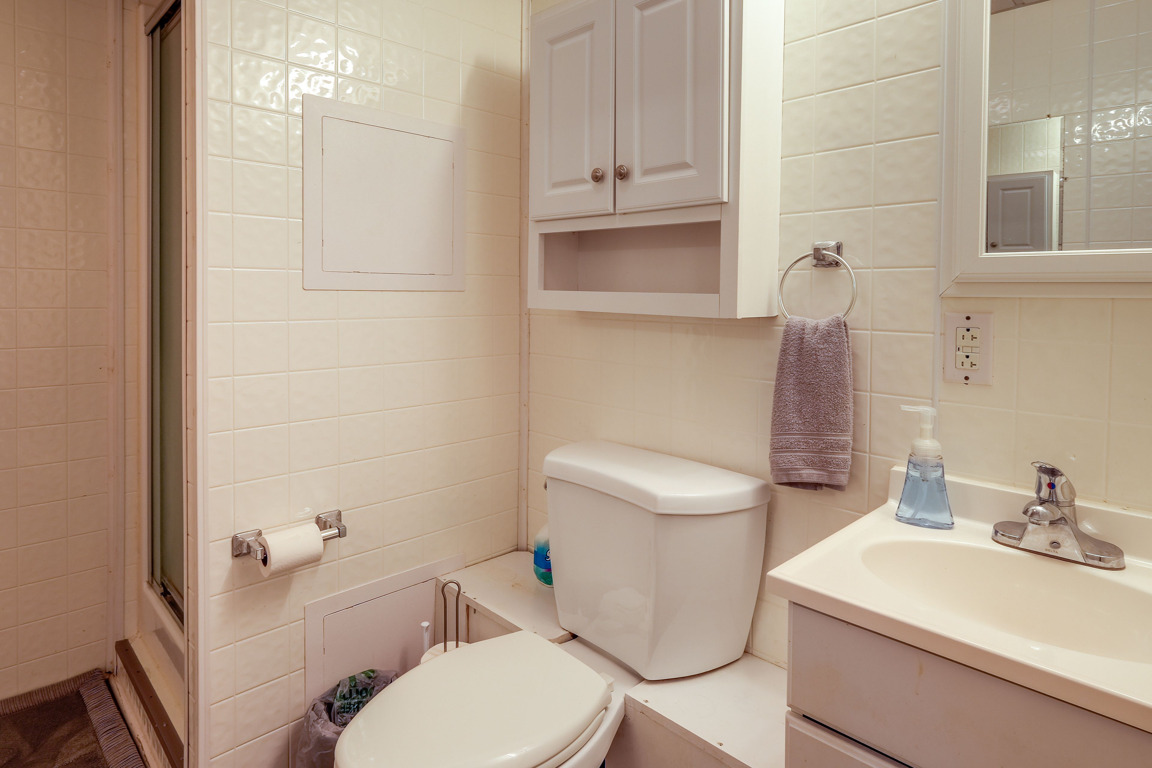 Full Bathroom