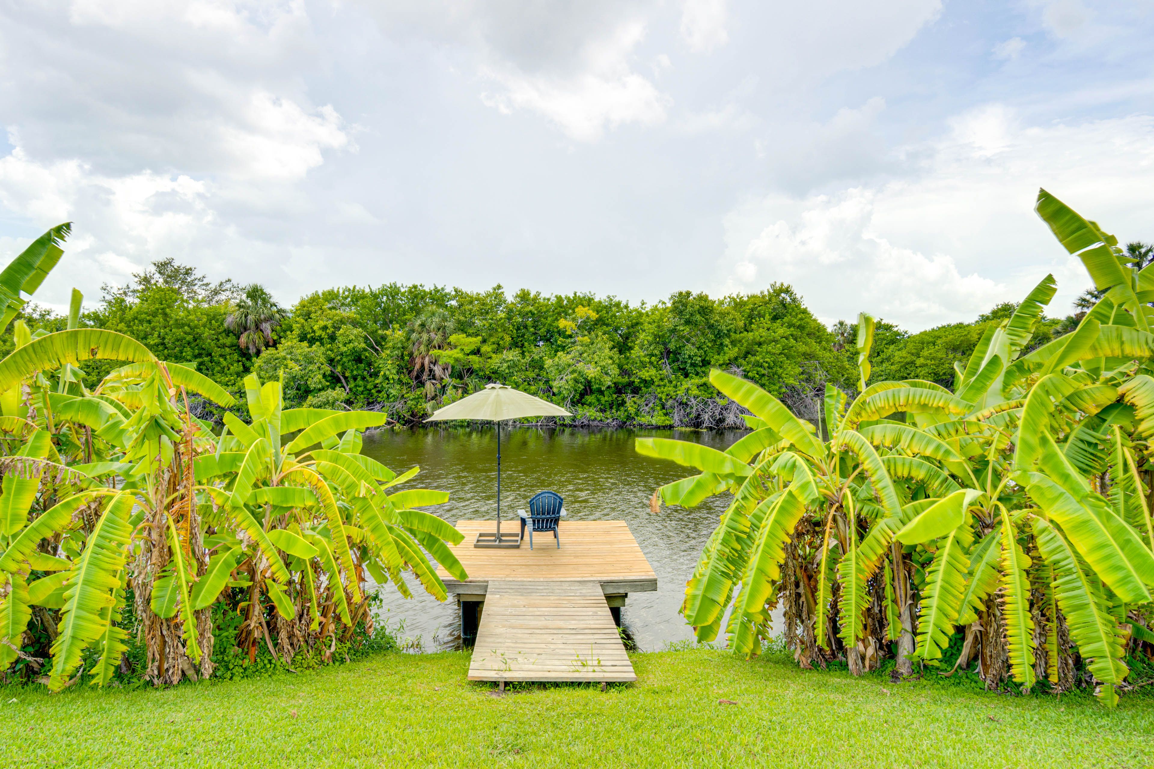 Port Charlotte Vacation Rental | 2BR | 2BA | 1,045 Sq Ft | 1 Half Step Required