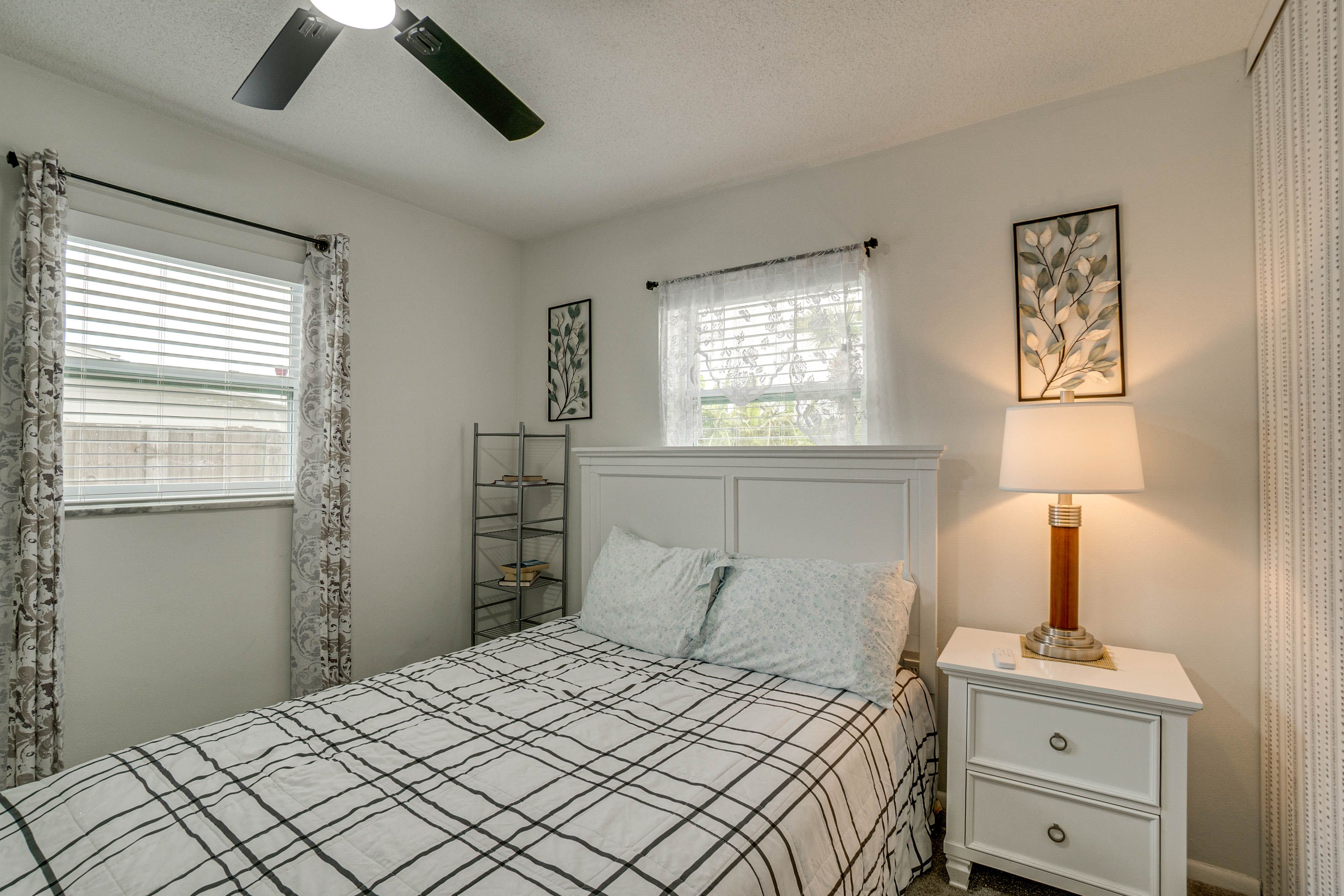 Bedroom 1 | Queen Bed | Linens & Towels | En-Suite Bathroom