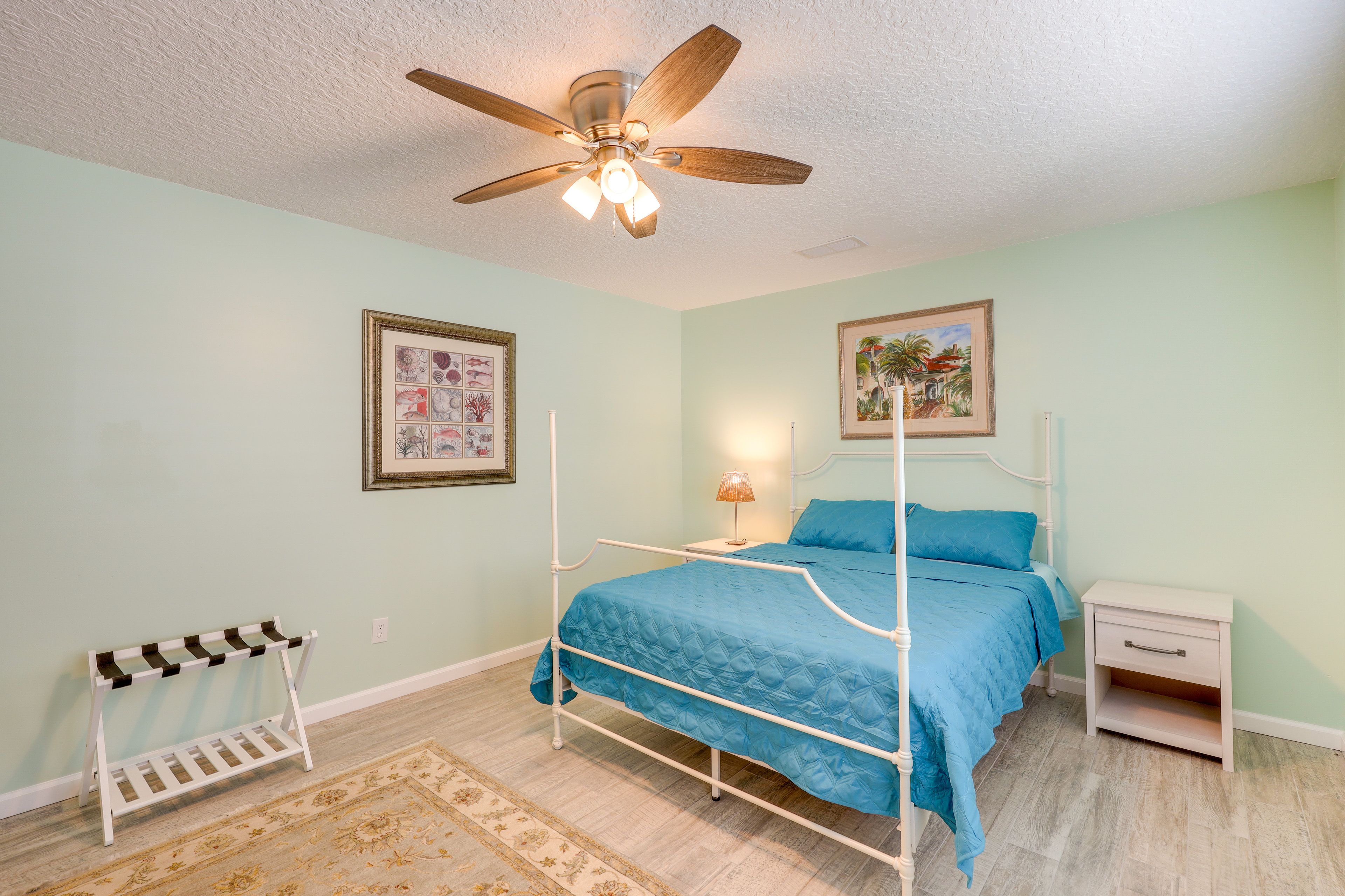 Bedroom 2 | Queen Bed