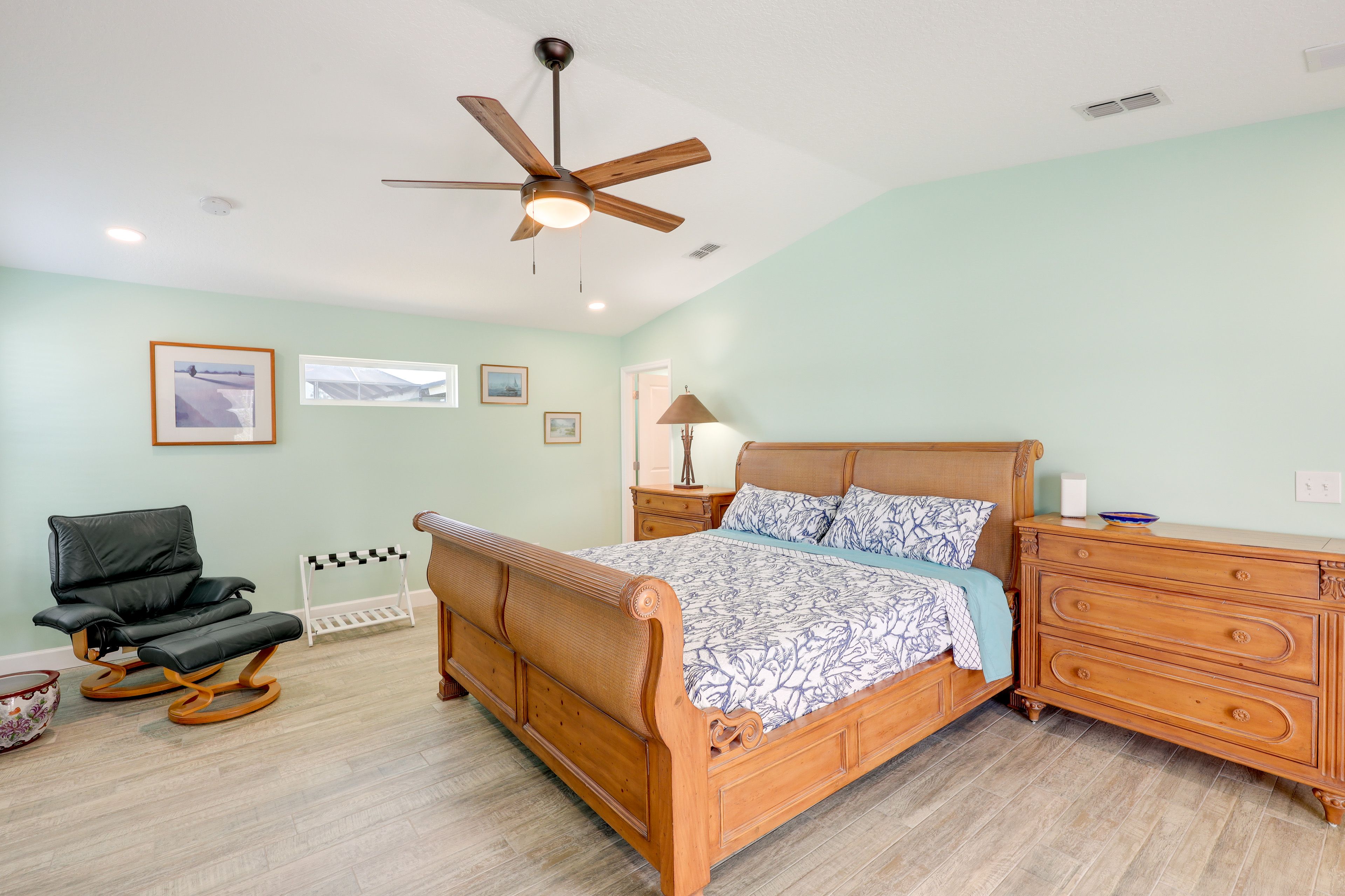 Bedroom 1 | King Bed | Linens Provided