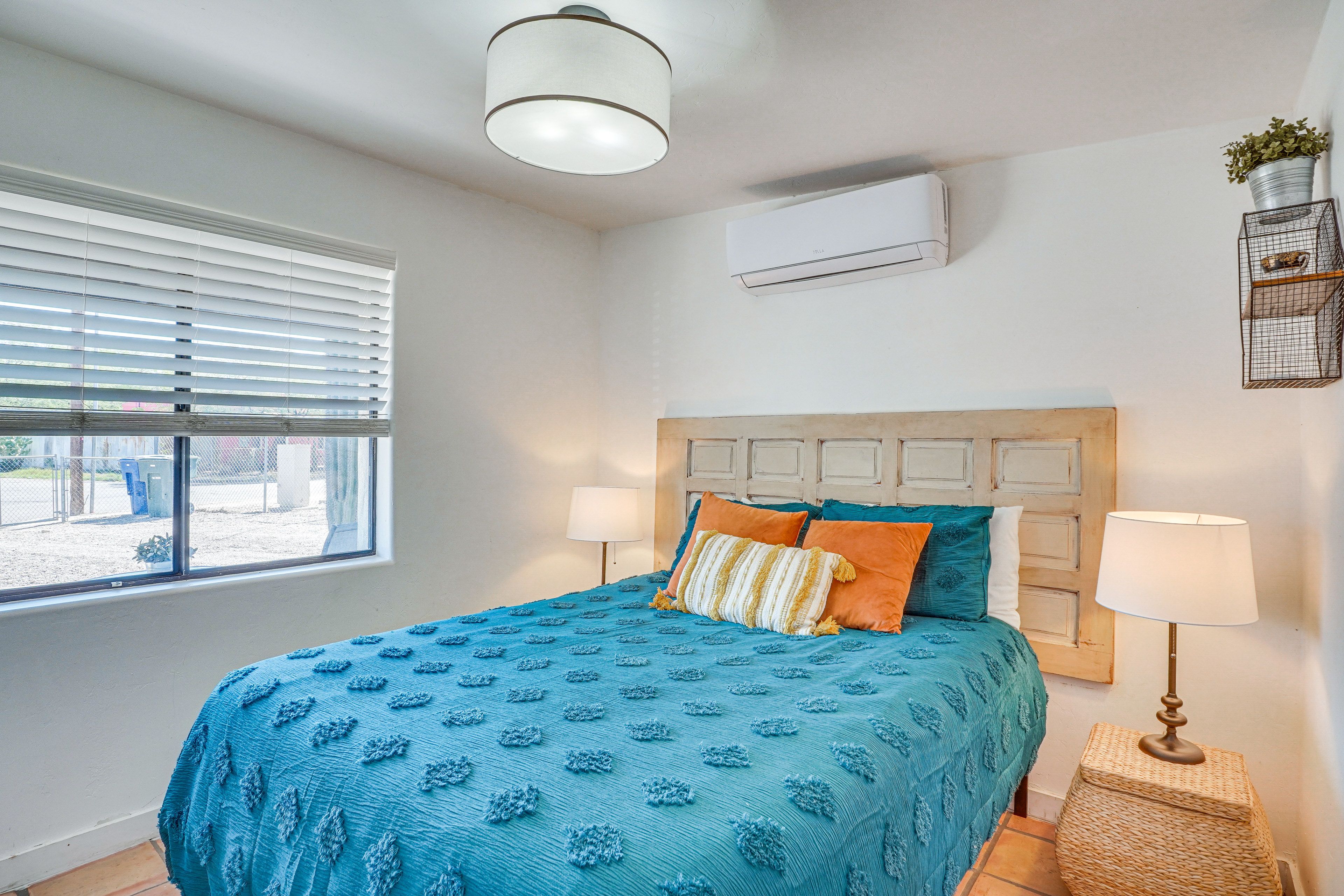 Studio Interior | Queen Bed
