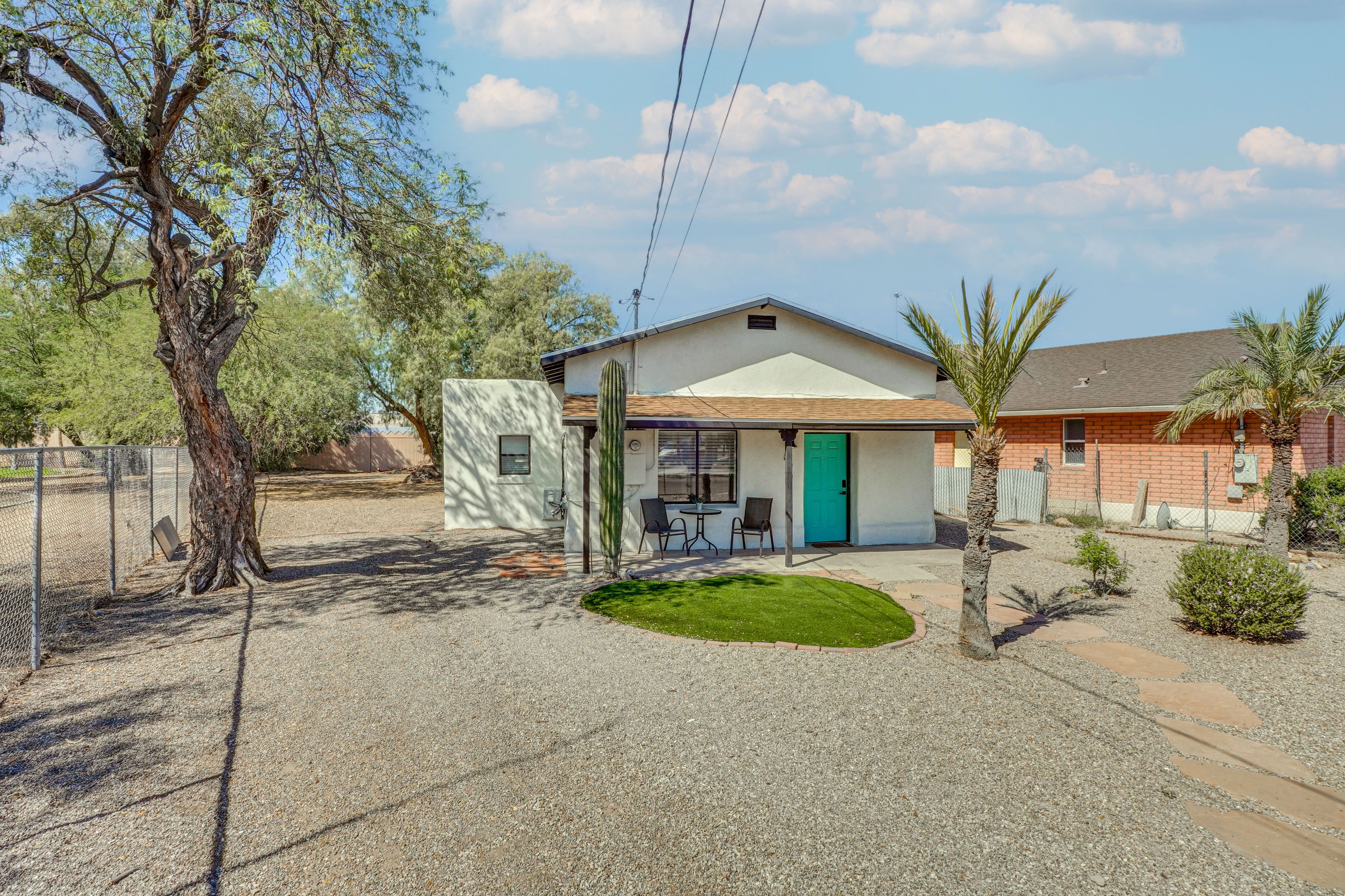 Parking | Driveway (1 Vehicle) | Garage (1 Vehicle)
