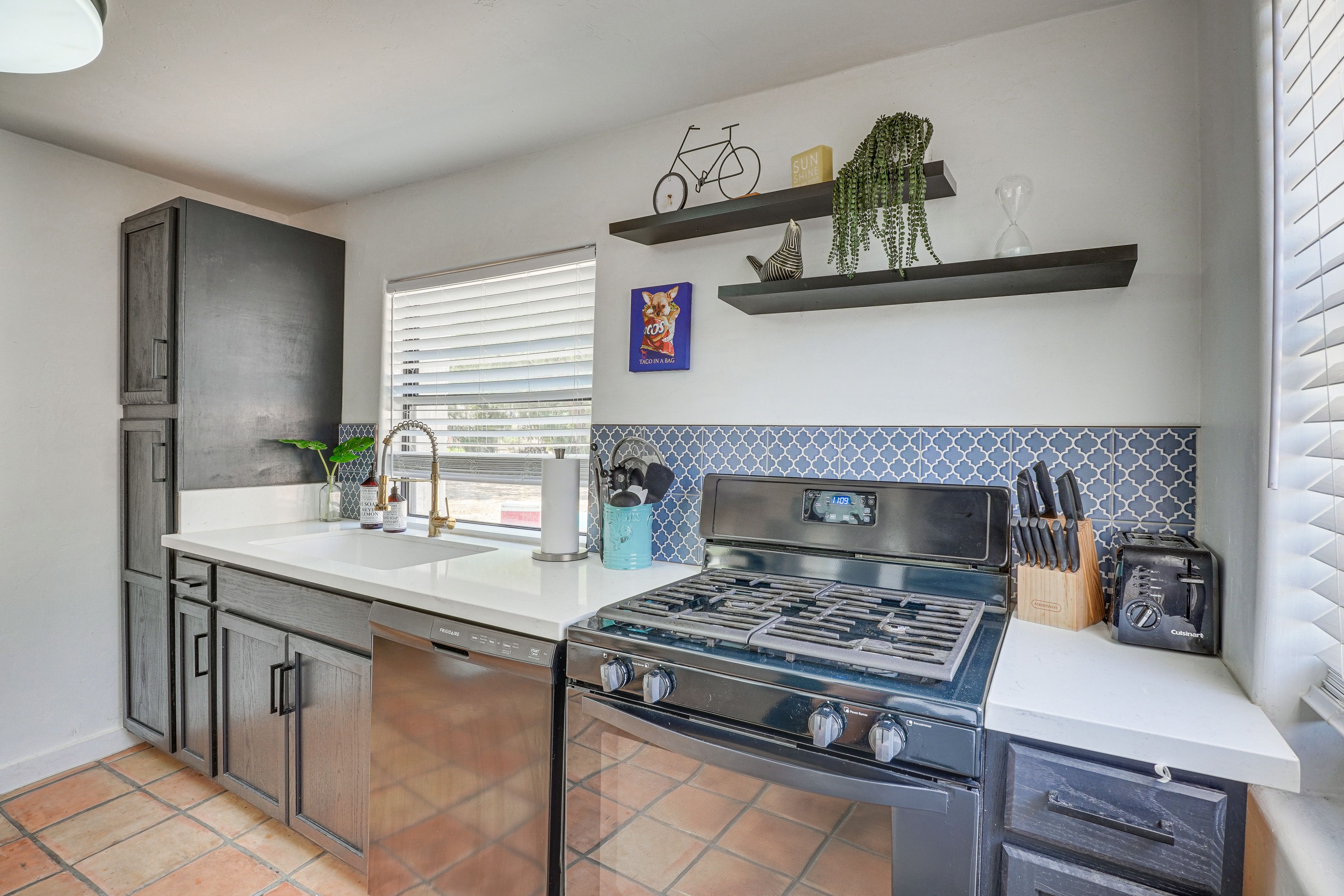 Kitchen | Keurig Coffee Maker | Dishwasher | Toaster