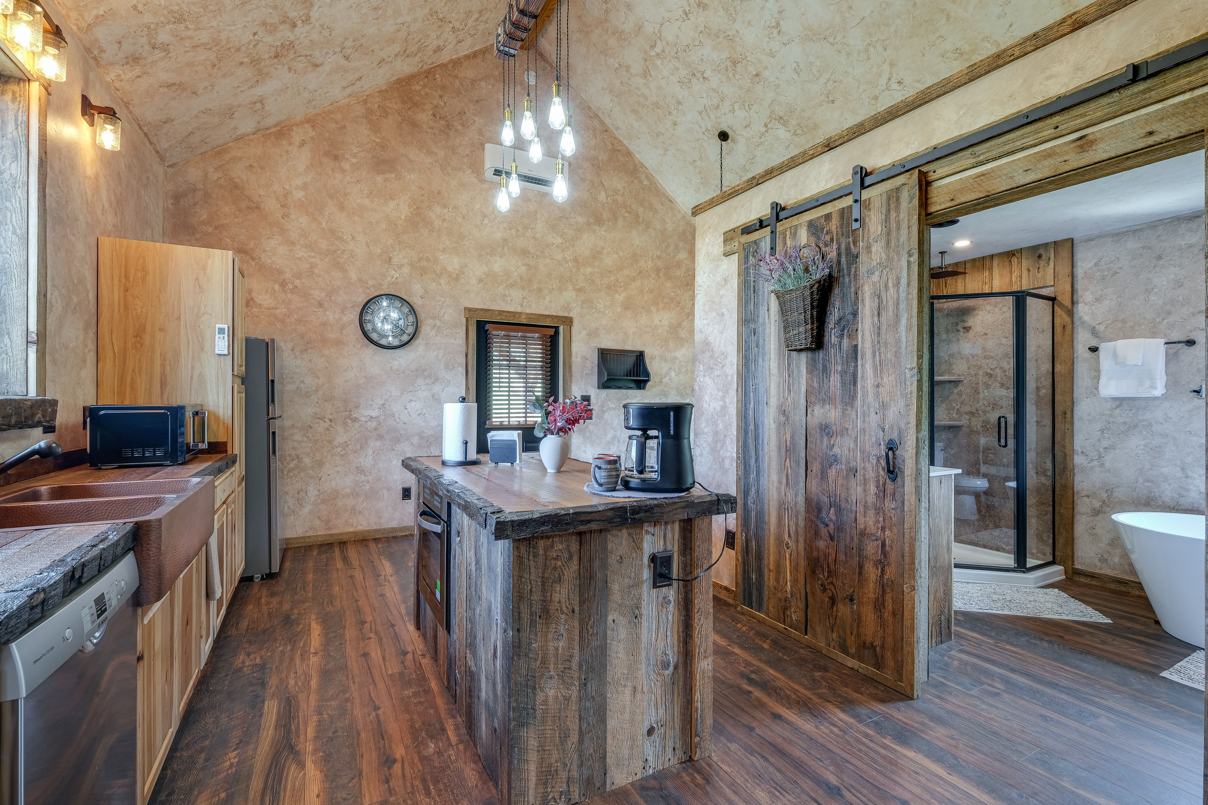 Kitchen | 1st Floor | Ice Maker | Coffee Maker | Toaster | Cooking Basics