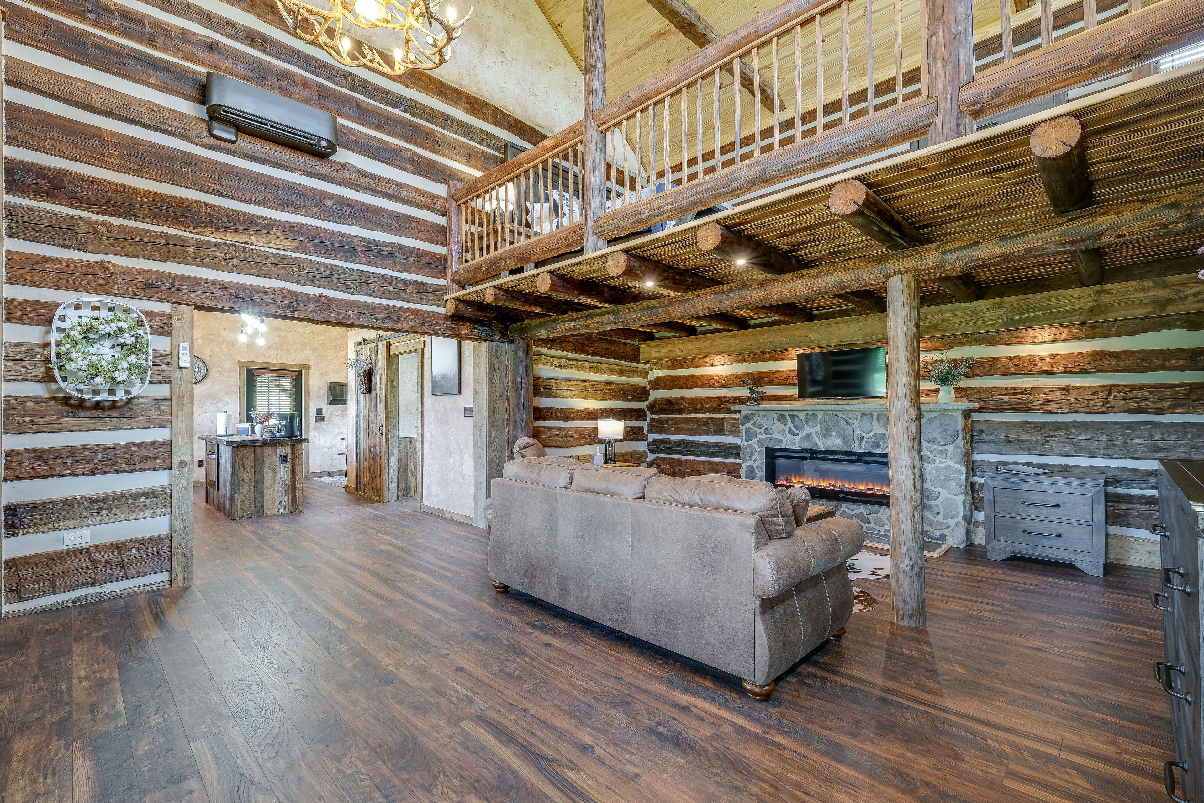 Bedford Vacation Rental | 1BR | 1BA | 1,100 Sq Ft | Stairs Required