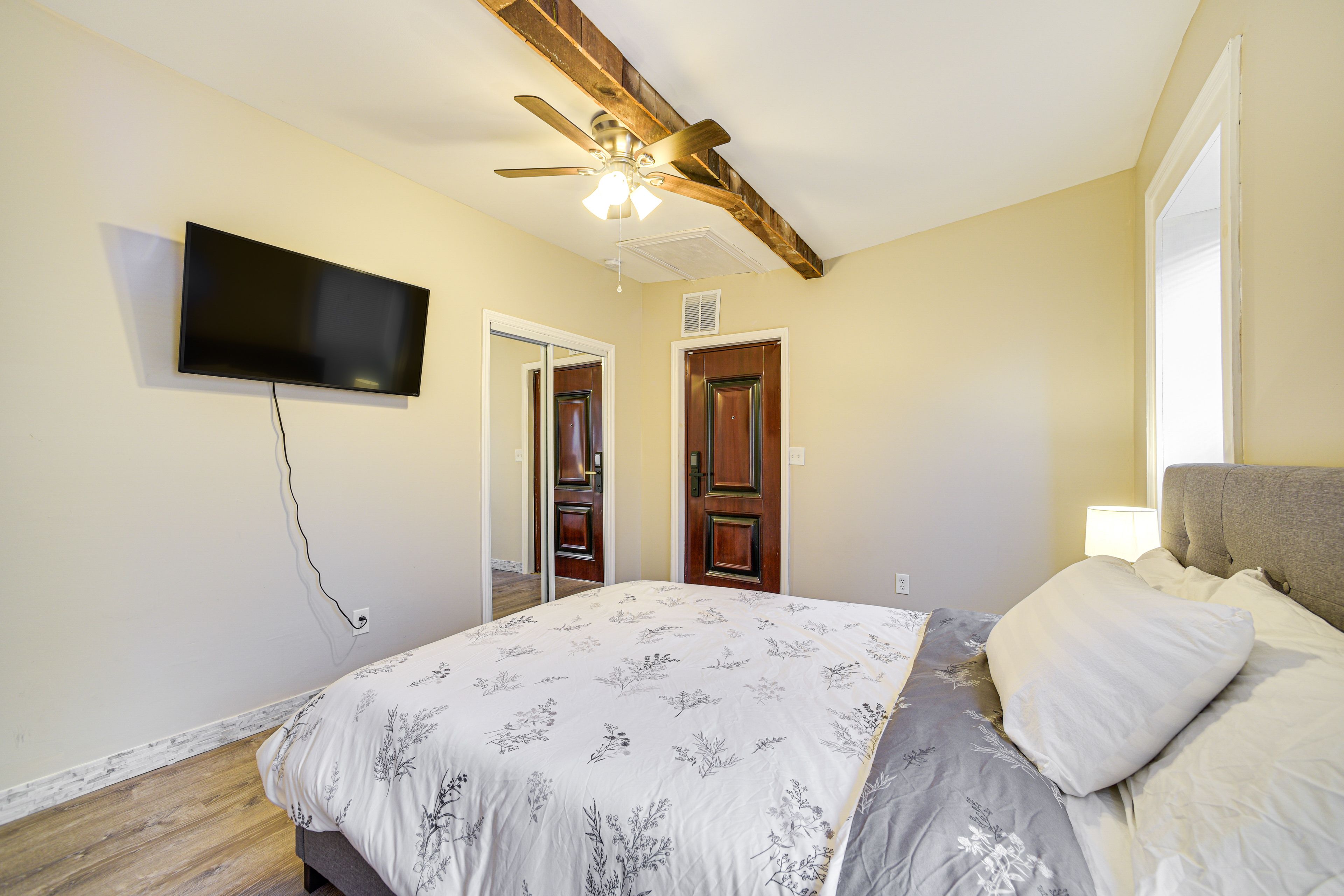 Bedroom 3 | Queen Bed