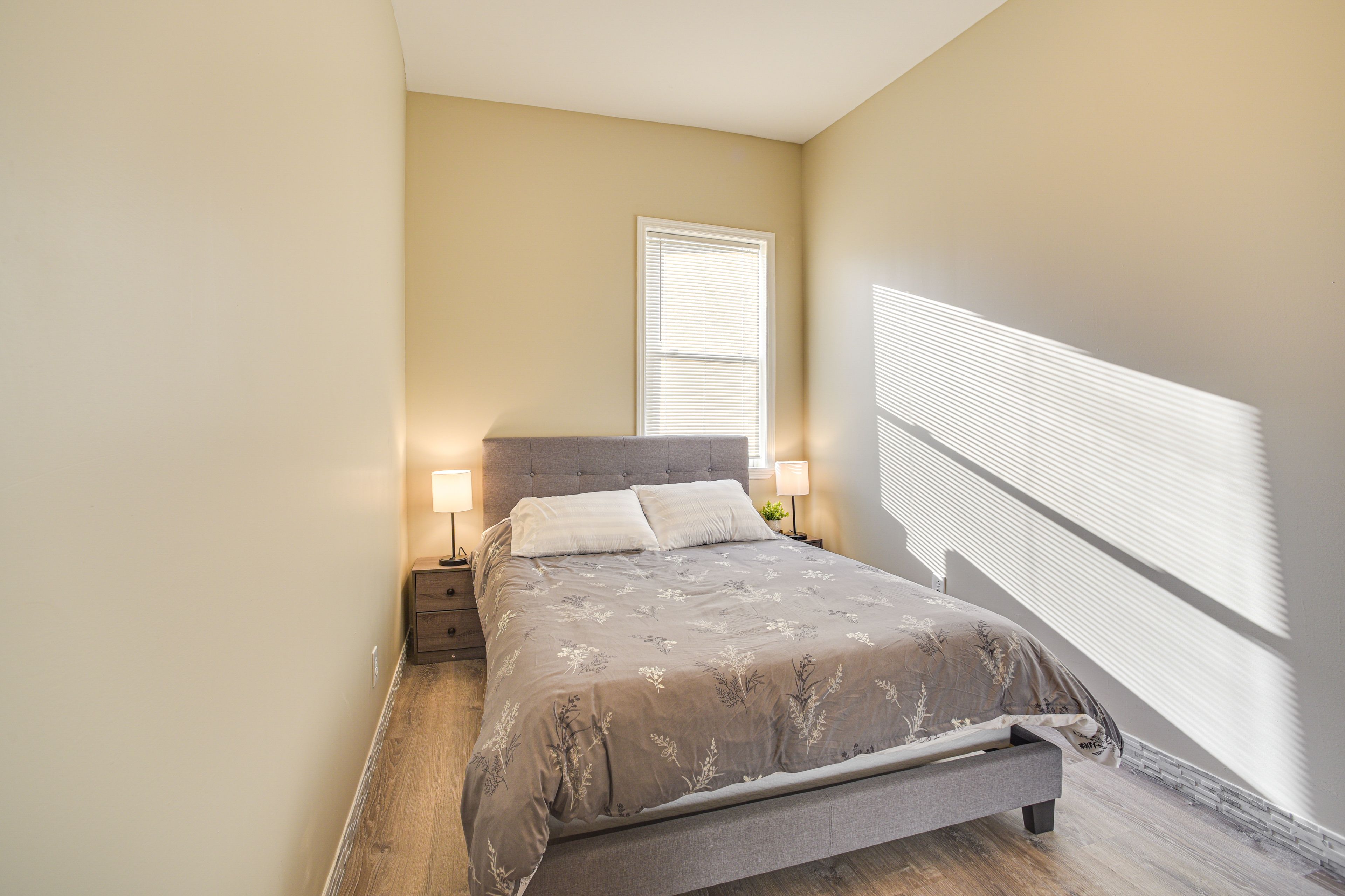 Bedroom 2 | Queen Bed