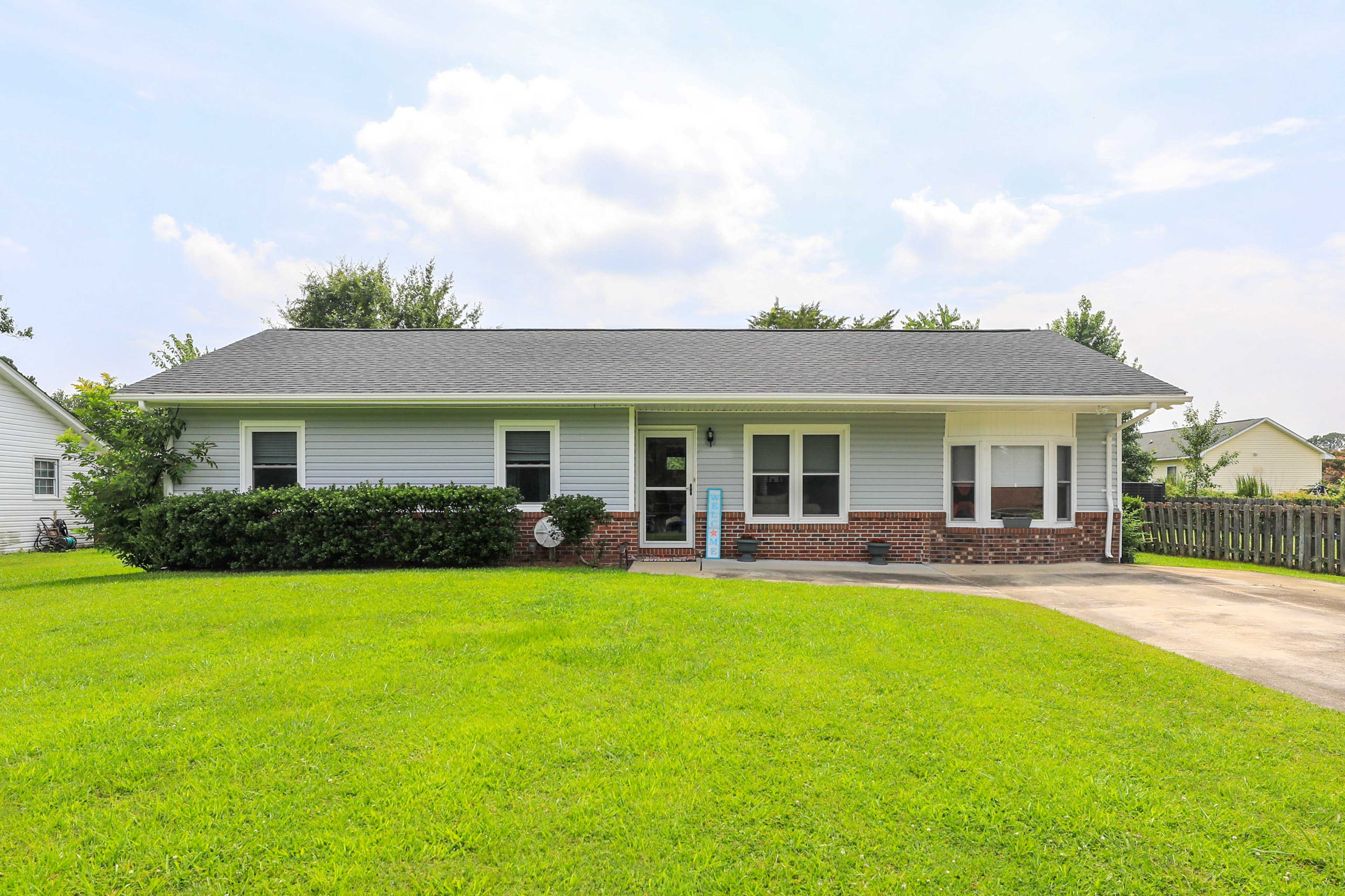 Jacksonville Vacation Rental | 3BR | 1.5BA | 1,251 Sq Ft | 1 Step to Enter