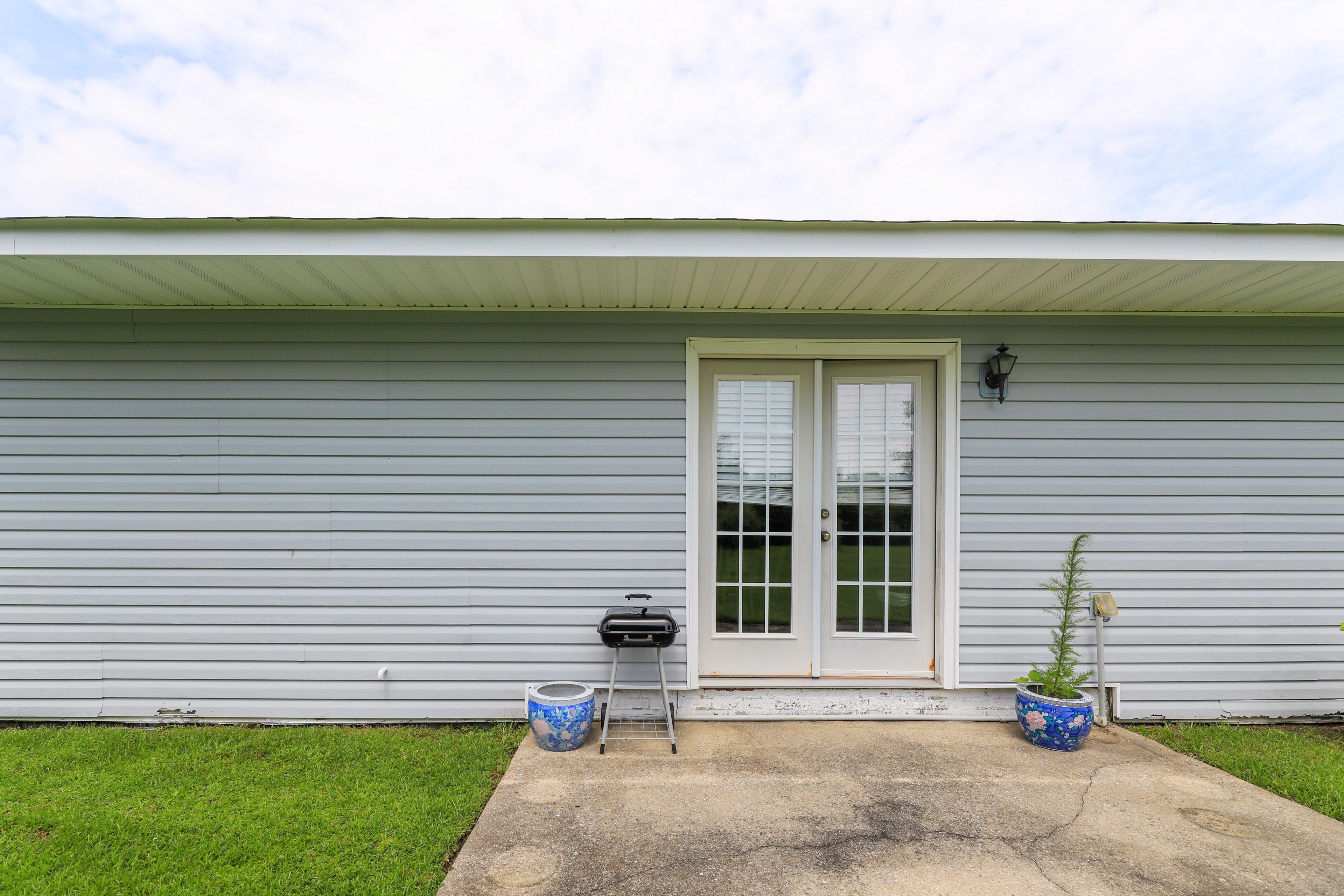 Patio | Charcoal Grill | Fenced Yard