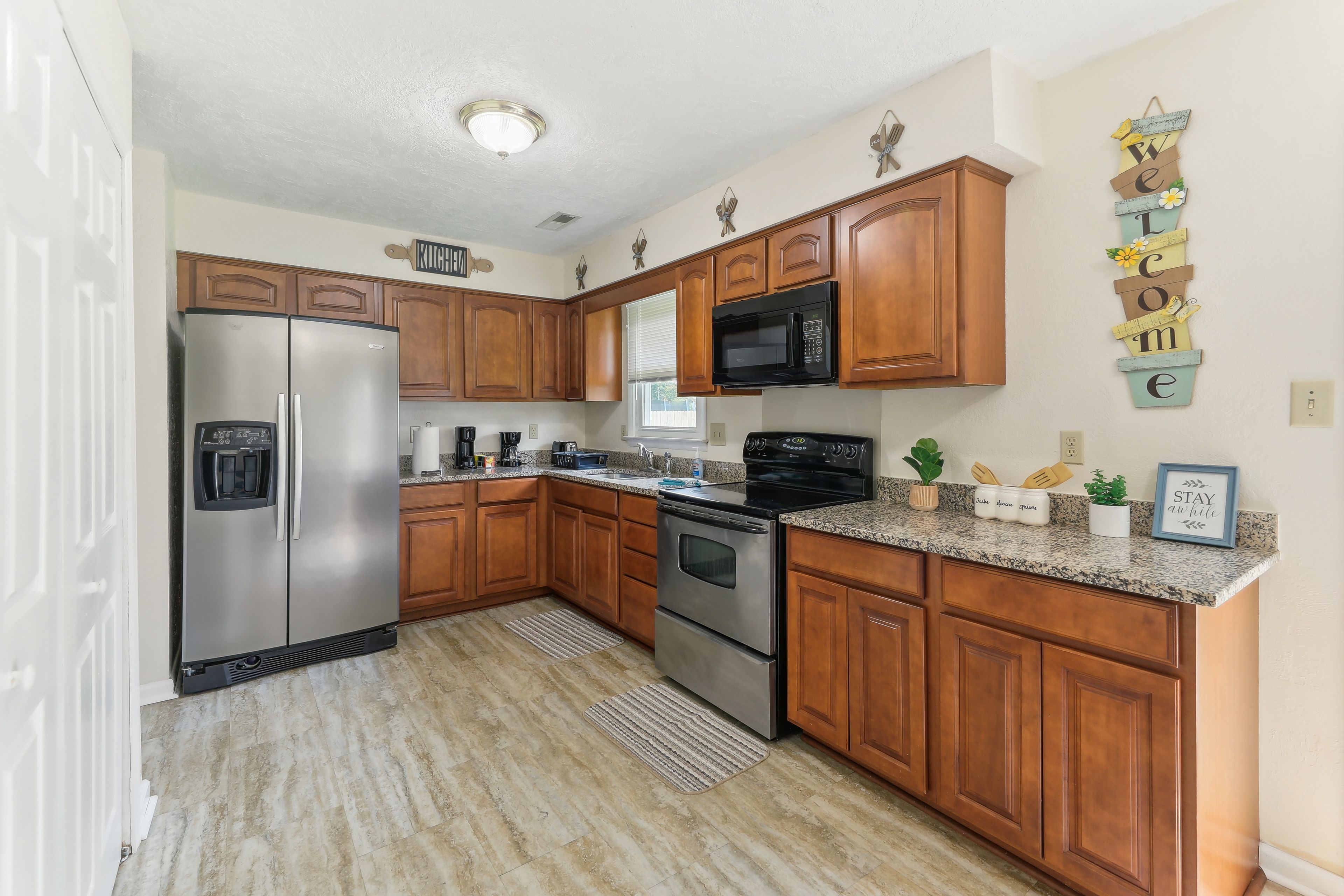 Kitchen | Equipped w/ Cooking Basics