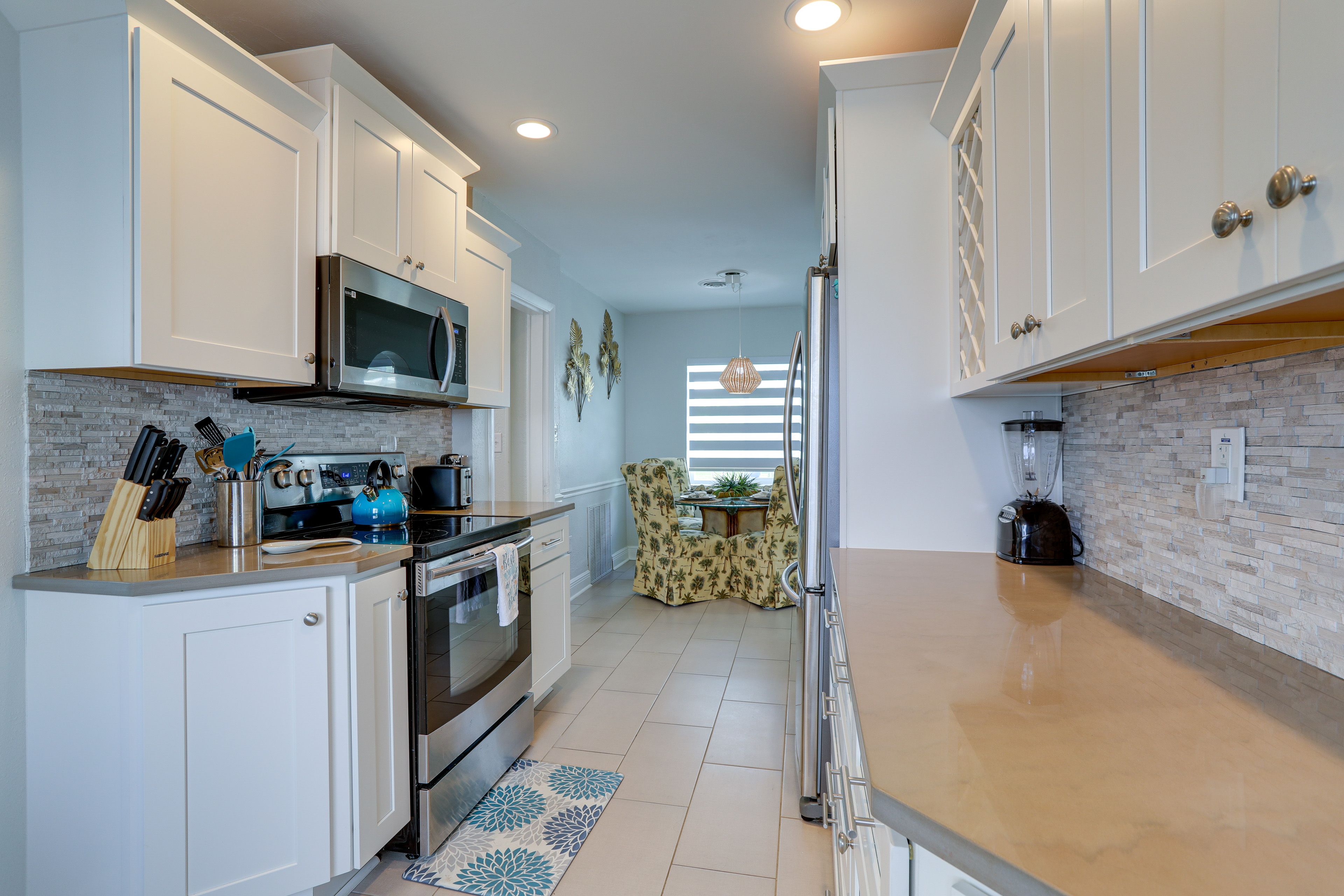 Kitchen | Cooking Basics | Coffee Maker | Paper Towels/Trash Bags Provided
