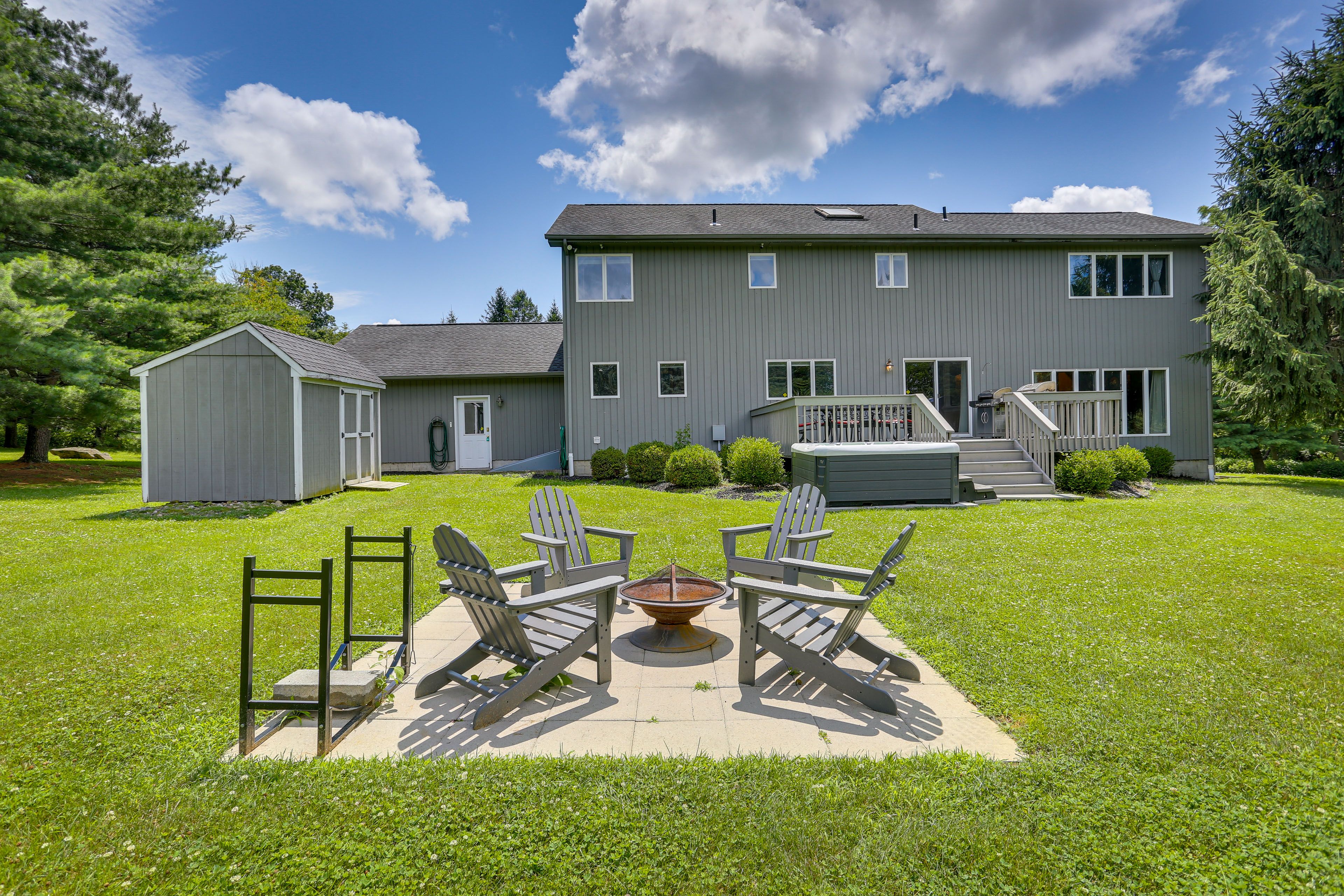Yard | Fire Pit