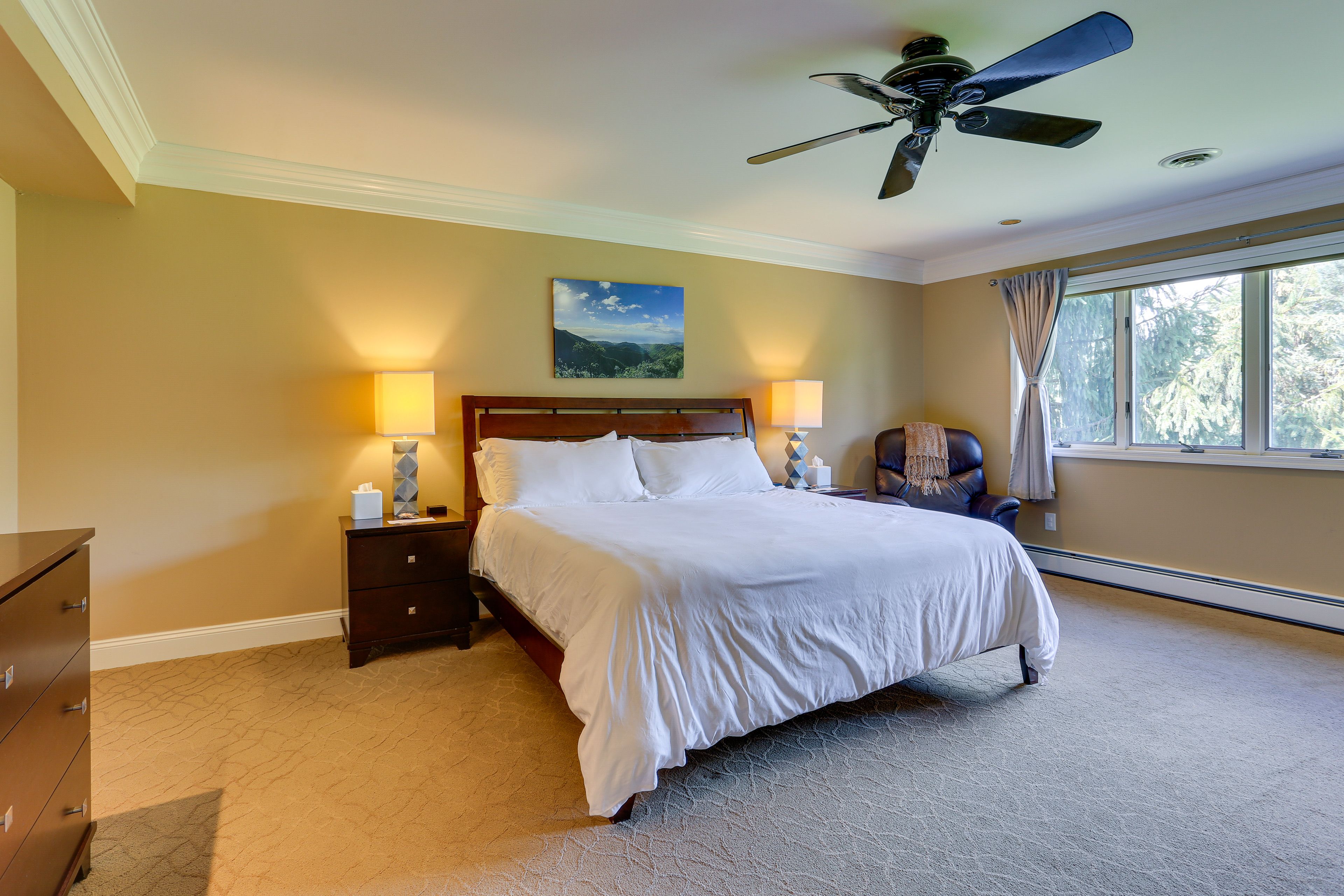 Bedroom 1 | King Bed | En-Suite Bathroom
