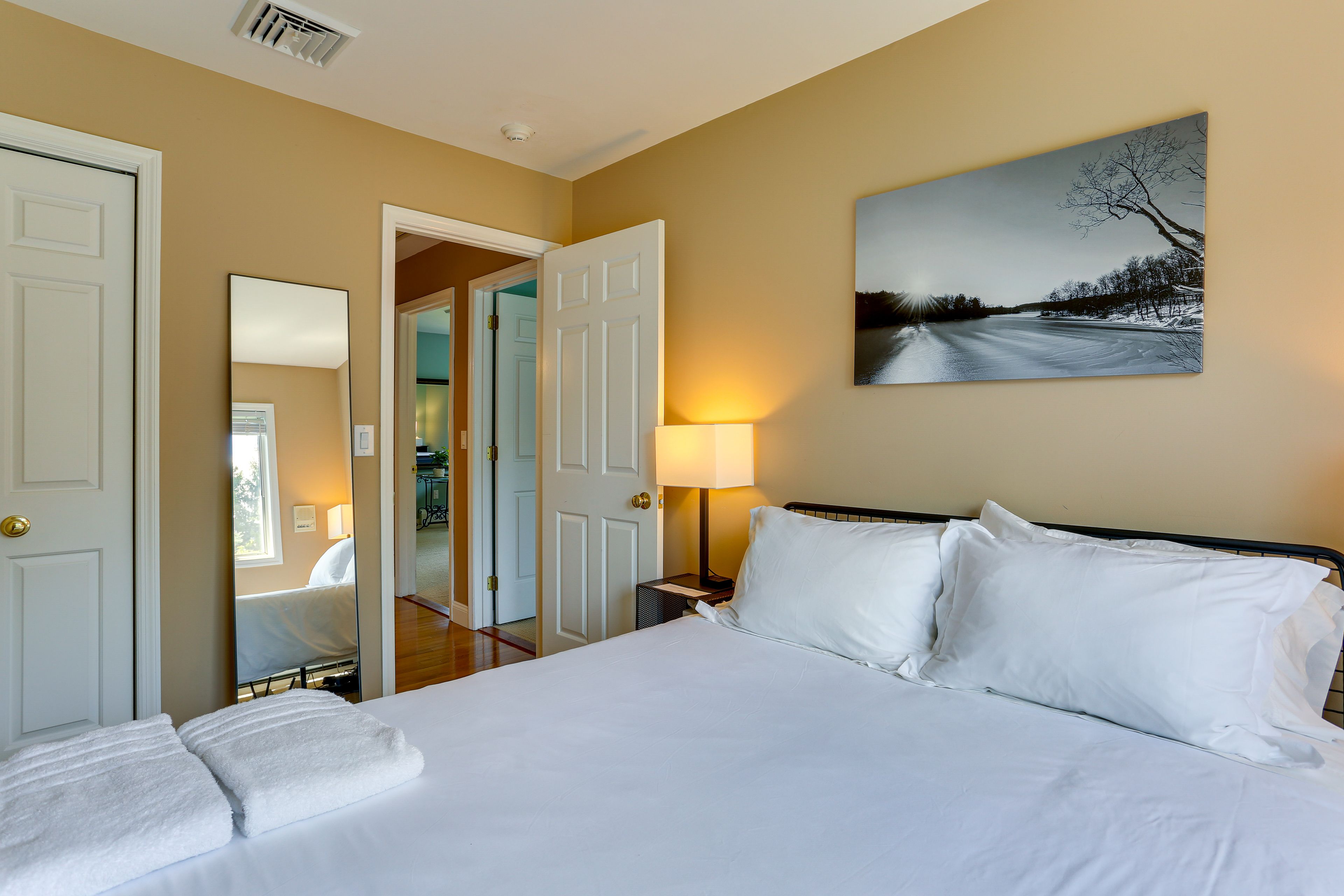 Bedroom 4 | Queen Bed