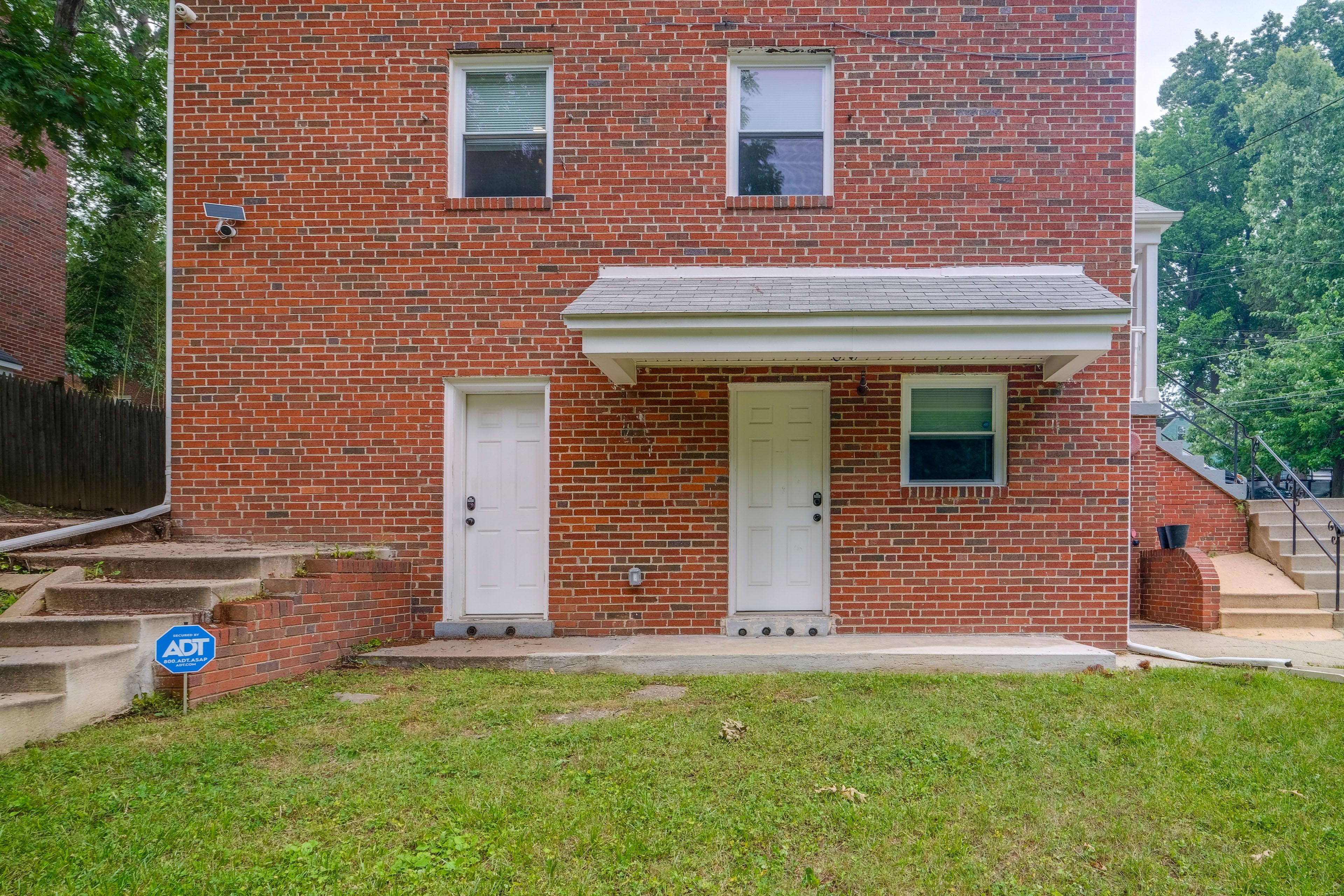 Property Exterior | Driveway (2 Vehicles) | Free Street Parking