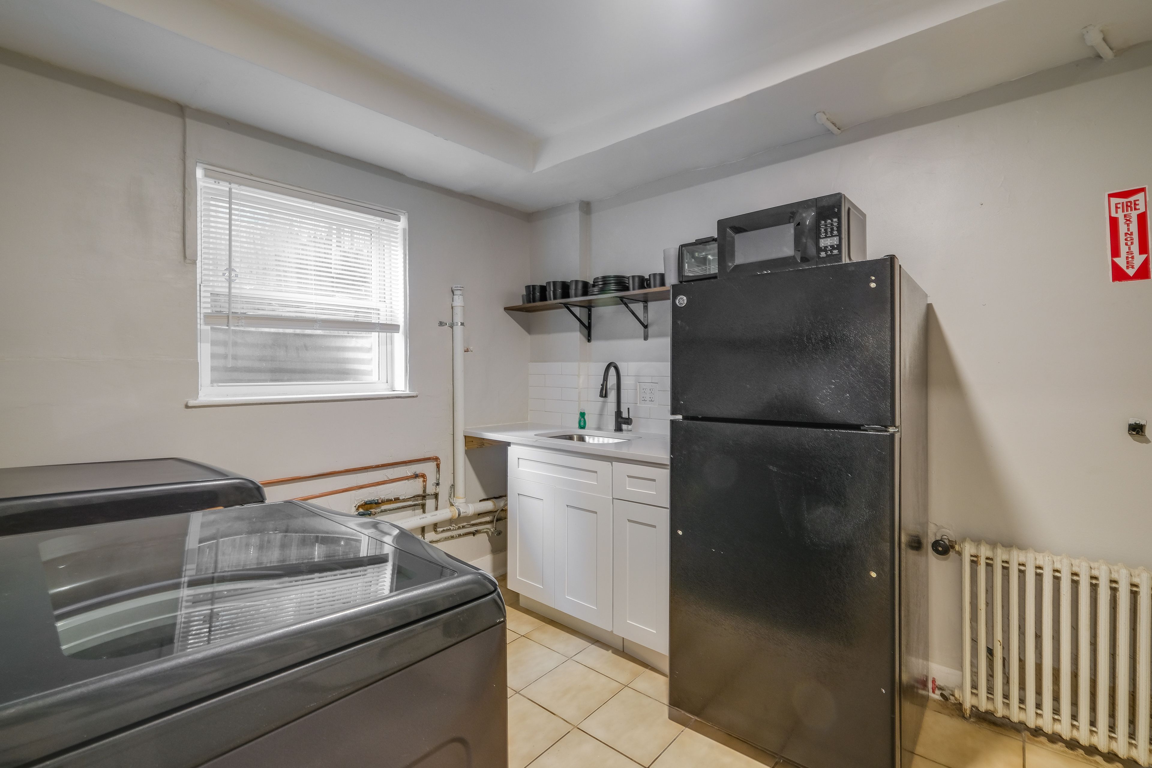 Kitchenette | Toaster Oven | Microwave | Washer & Dryer