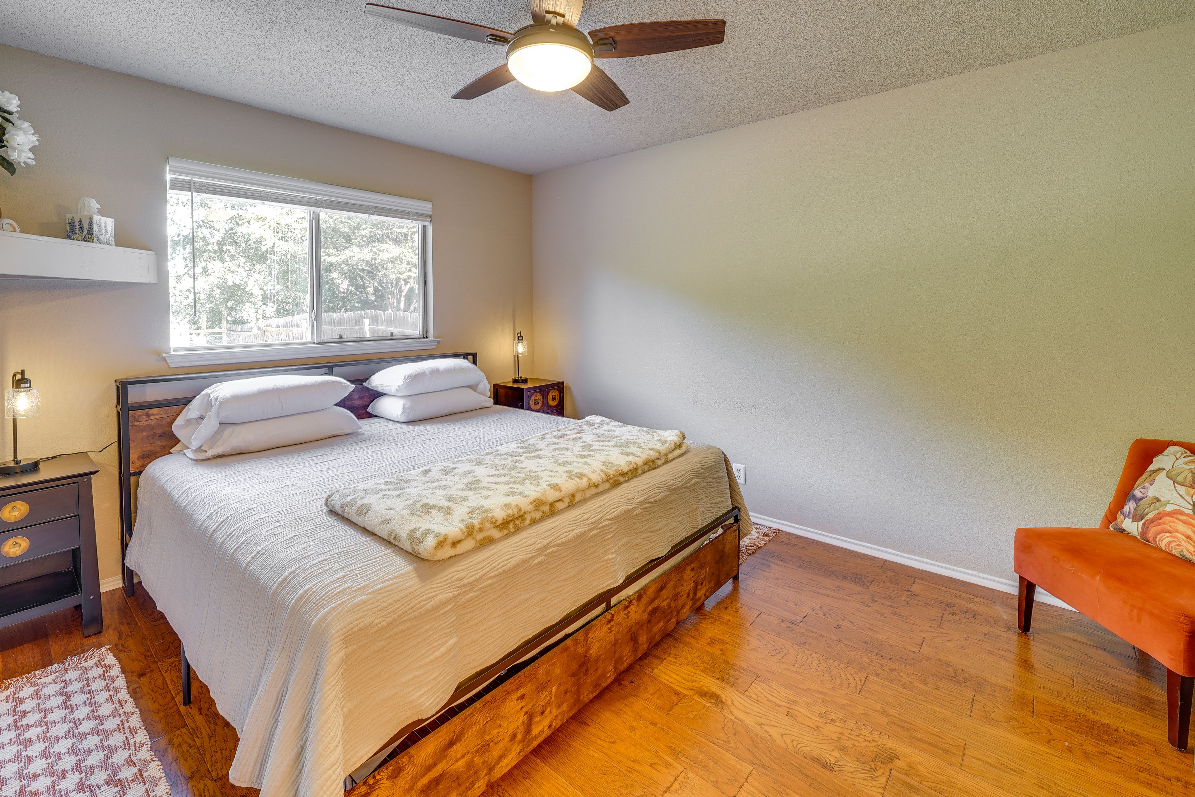 Bedroom 1 | King Bed | Linens Provided