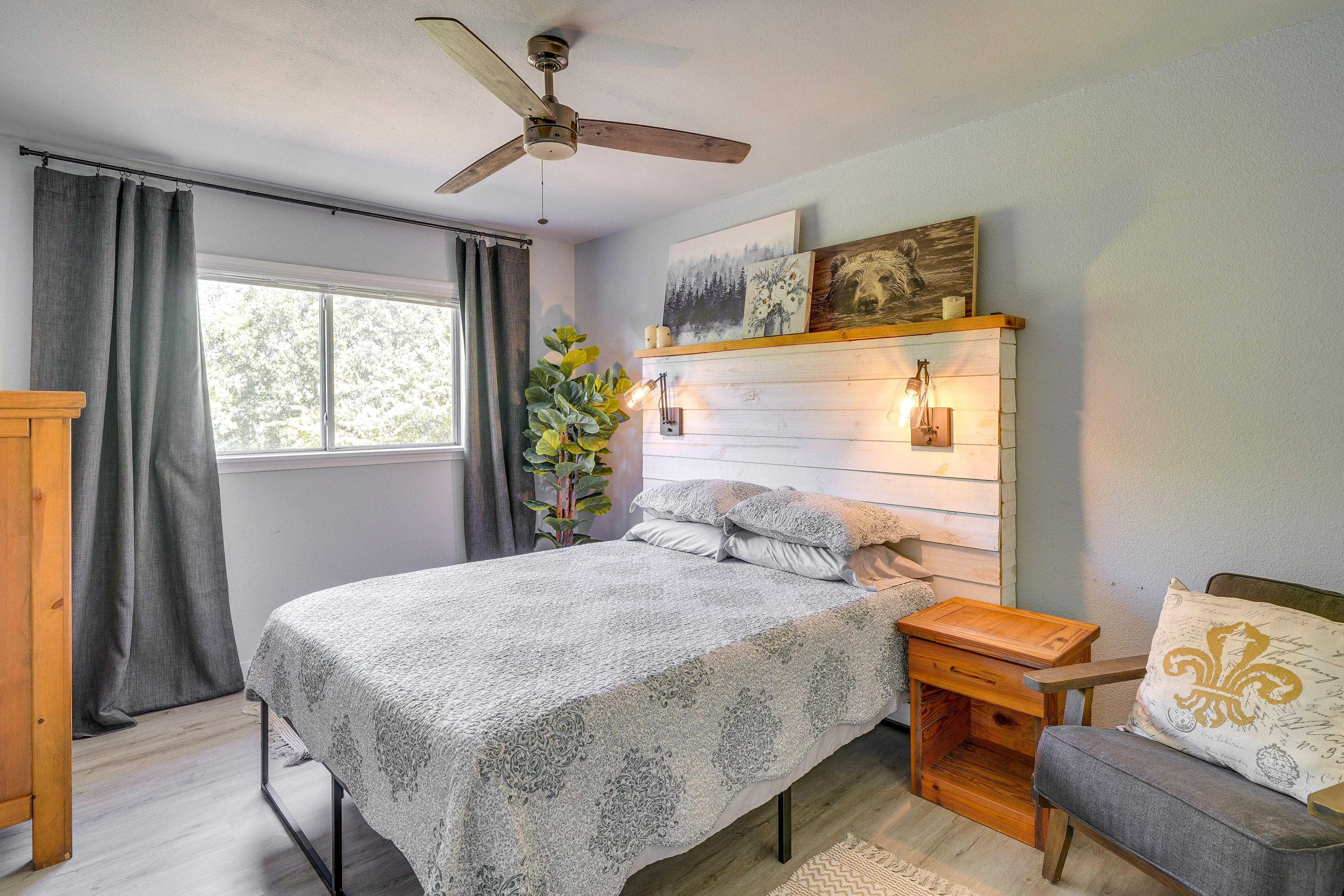Bedroom 2 | Queen Bed