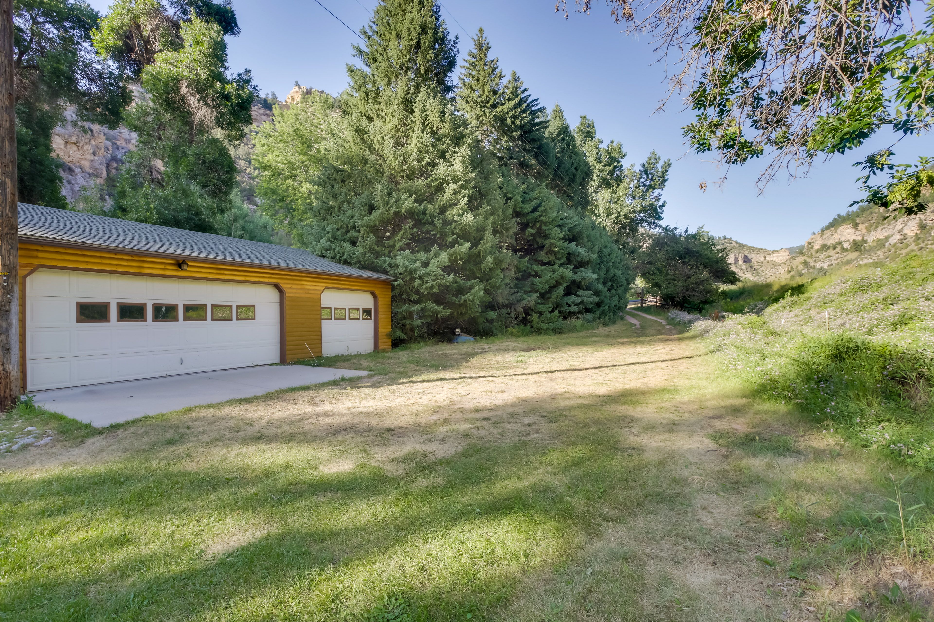 Parking | Driveway (3 Vehicles)