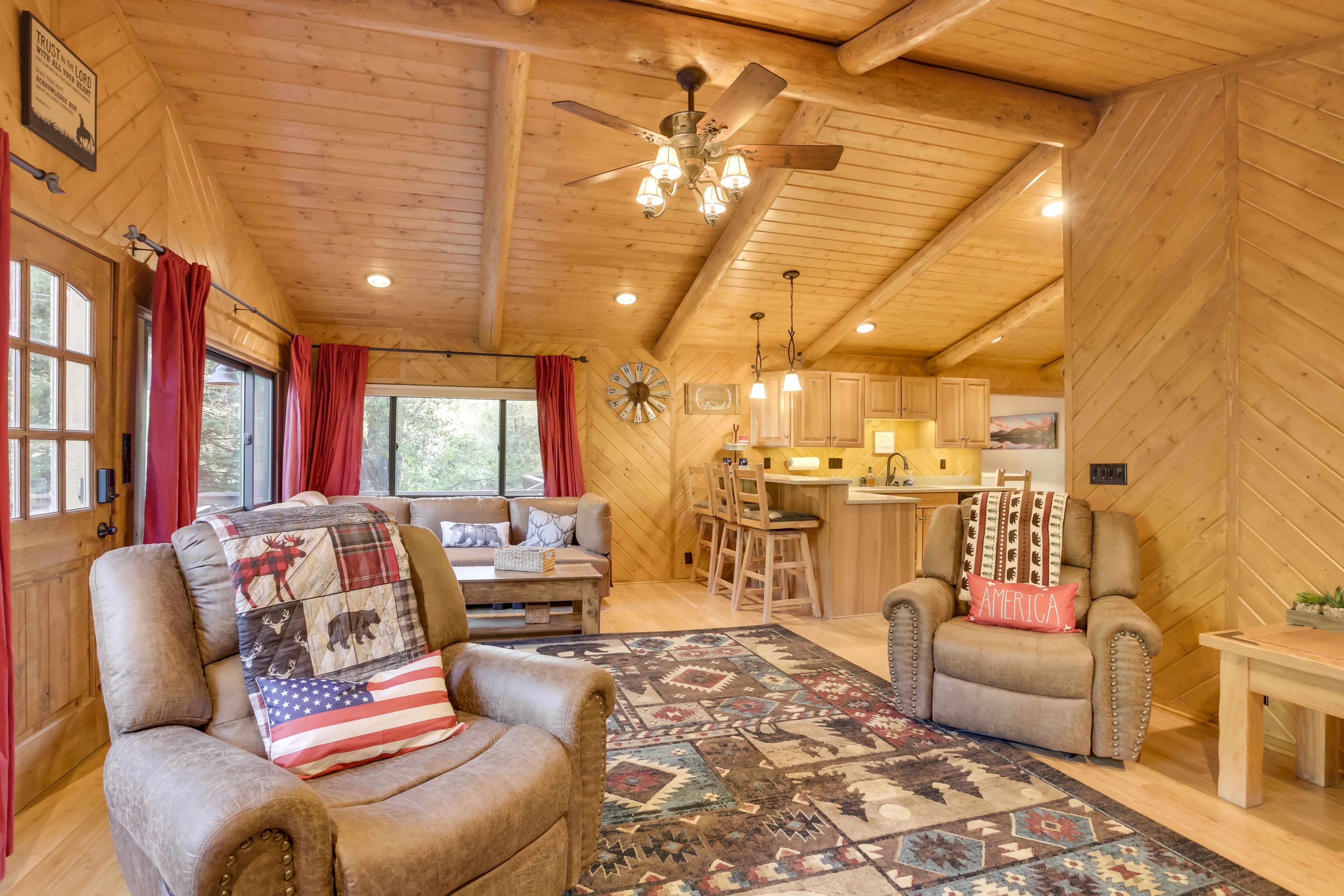 Living Room | Flat-Screen TV | Board Games | Electric Fireplace