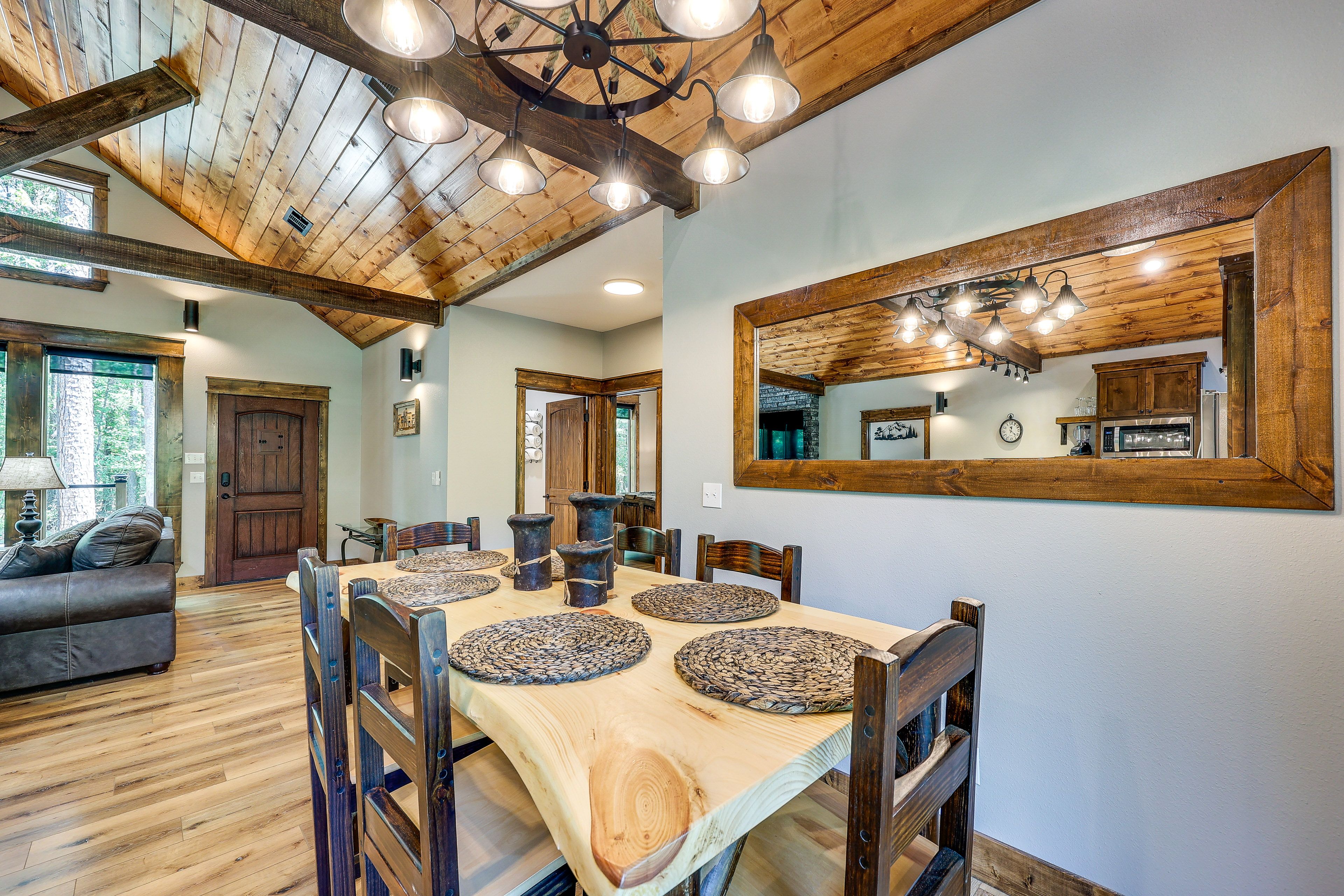 Dining Area | Dishware/Flatware