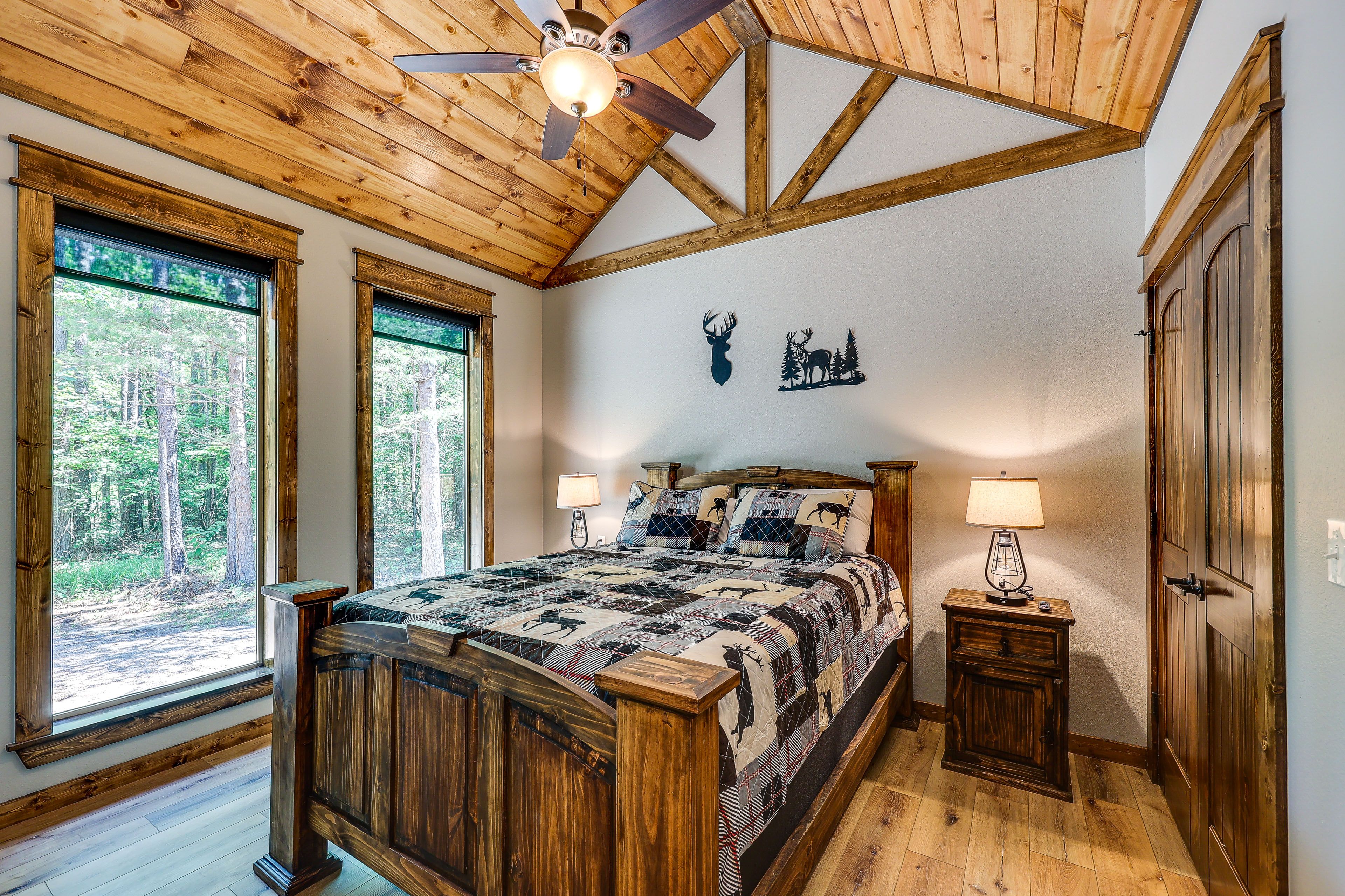 Bedroom 3 | Queen Bed | Smart TV w/ Cable