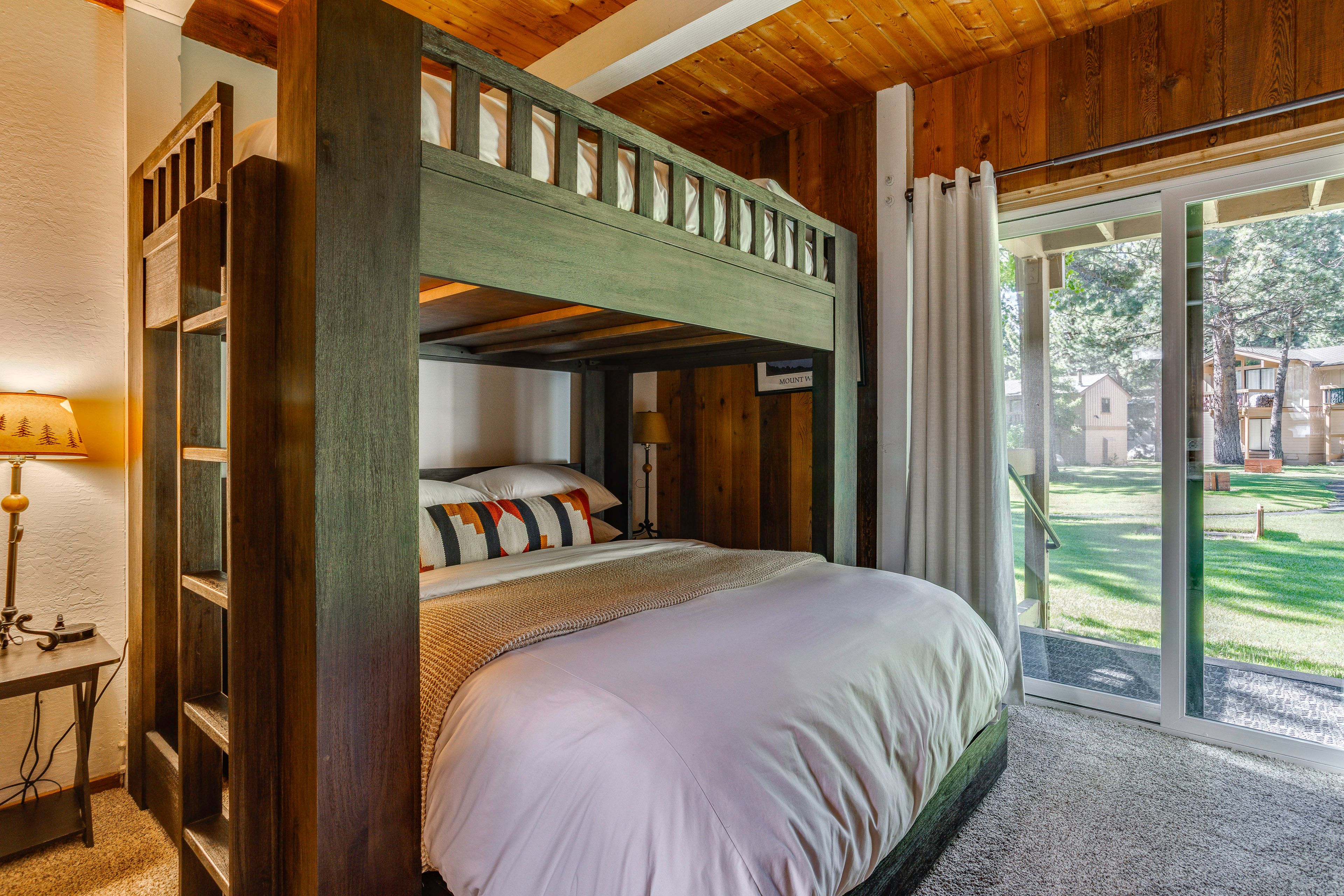 Bedroom 2 | Queen Bed | Lofted Full Bed | 1st Floor | Smart TV