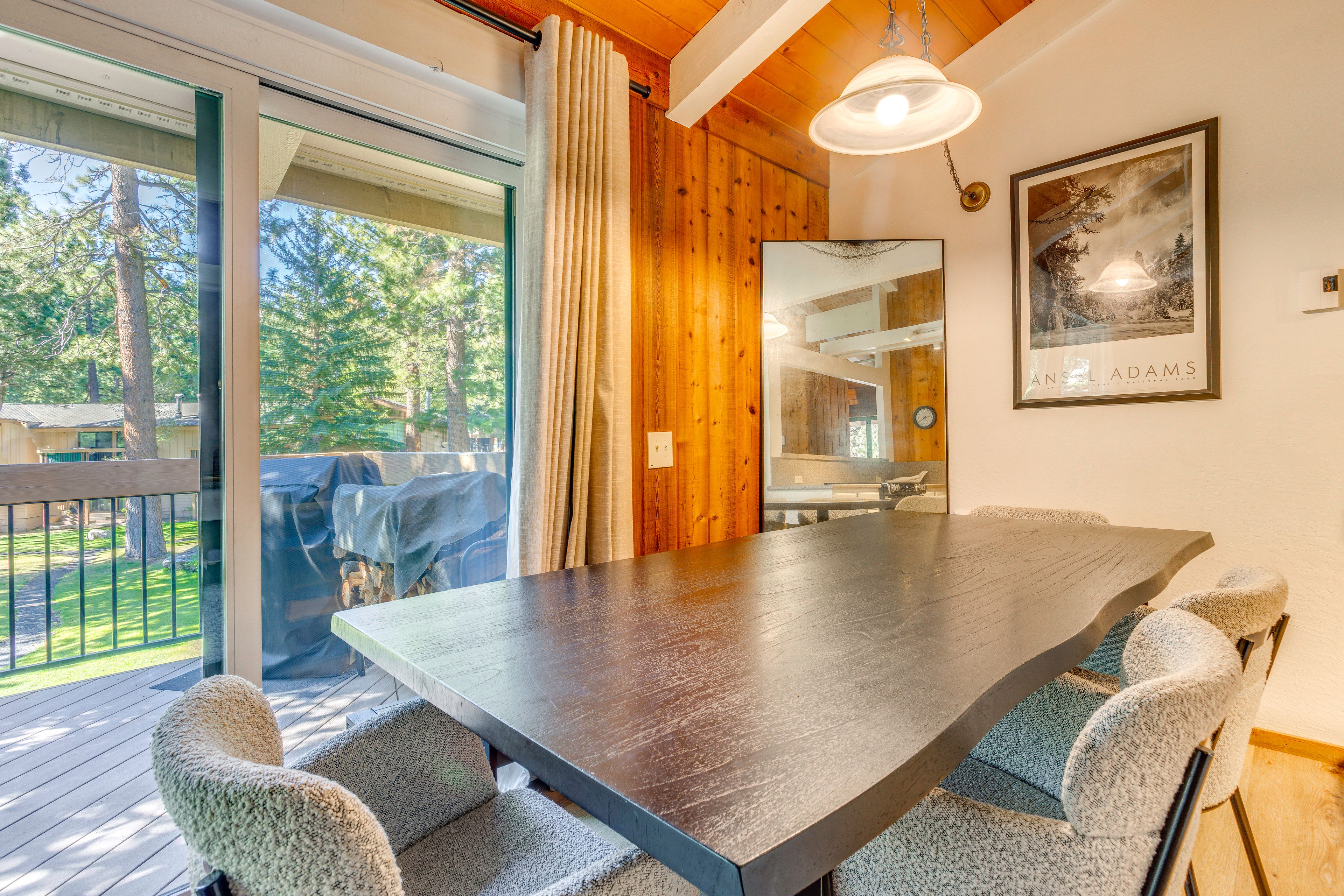 Dining Area | Dishes & Flatware Provided | 2nd Floor