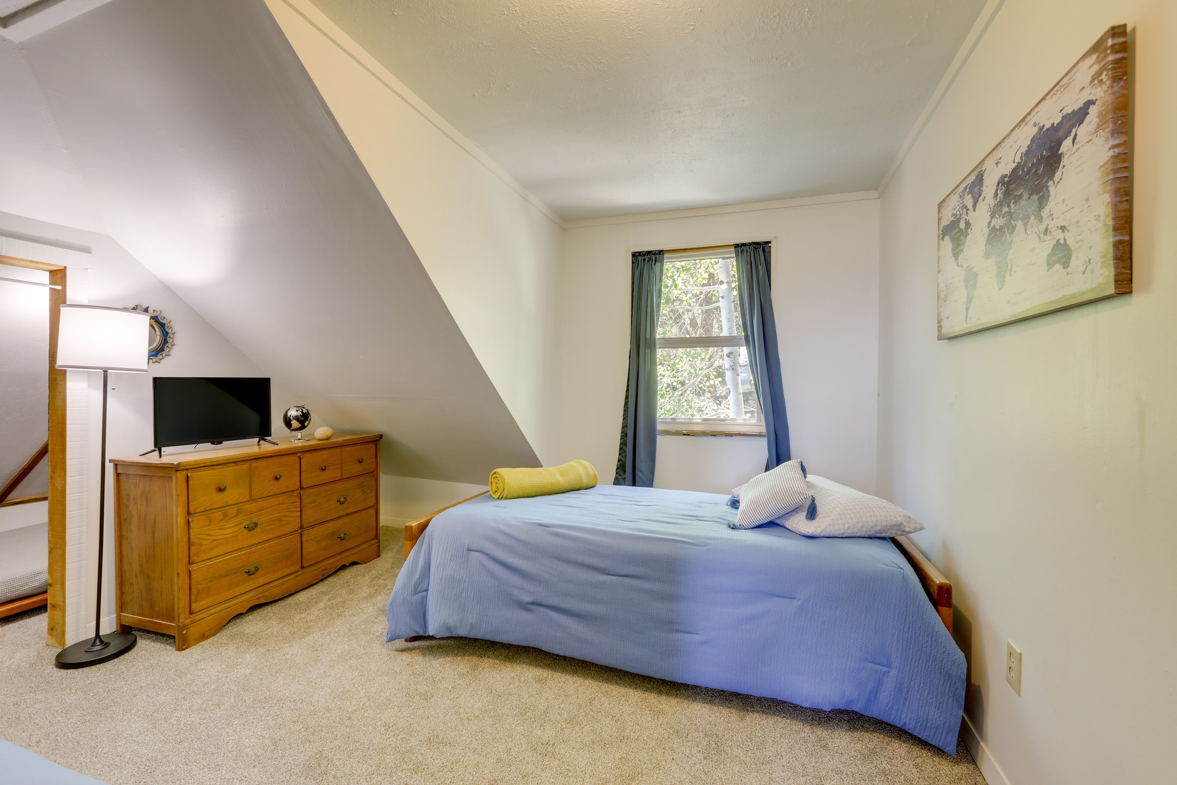Bedroom 3 | 3 Twin Beds | 2nd Floor