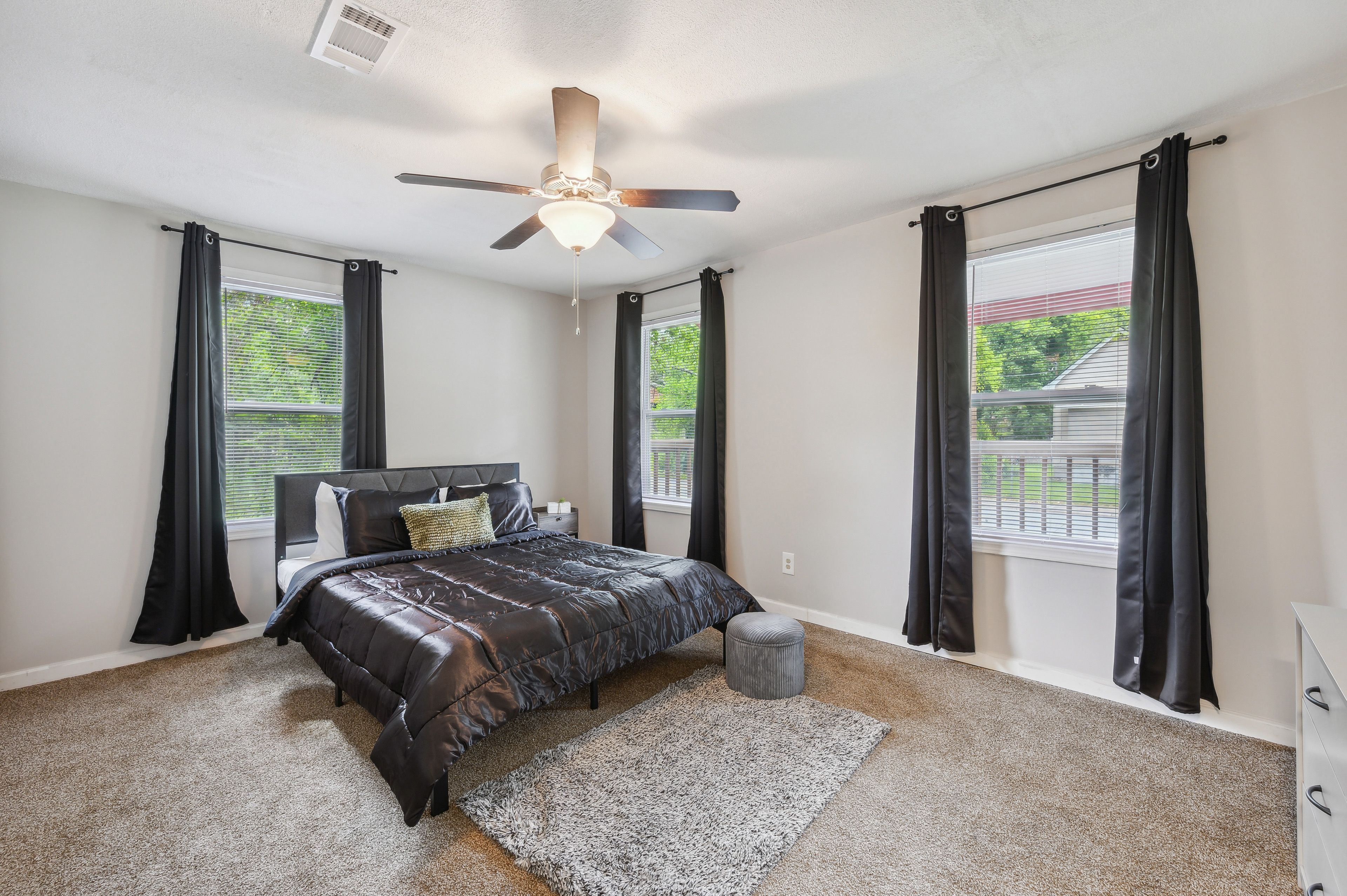 Bedroom 2 | Queen Bed