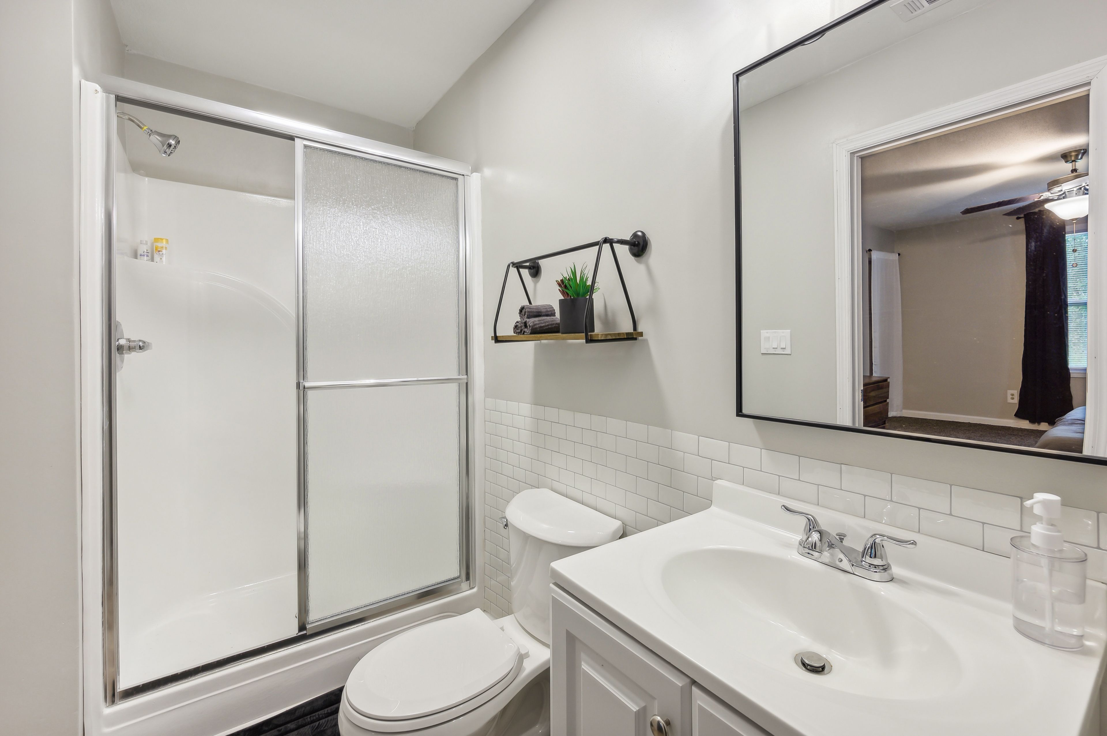 En-Suite Bathroom | Access via Bedroom 1 | Complimentary Toiletries | Hair Dryer