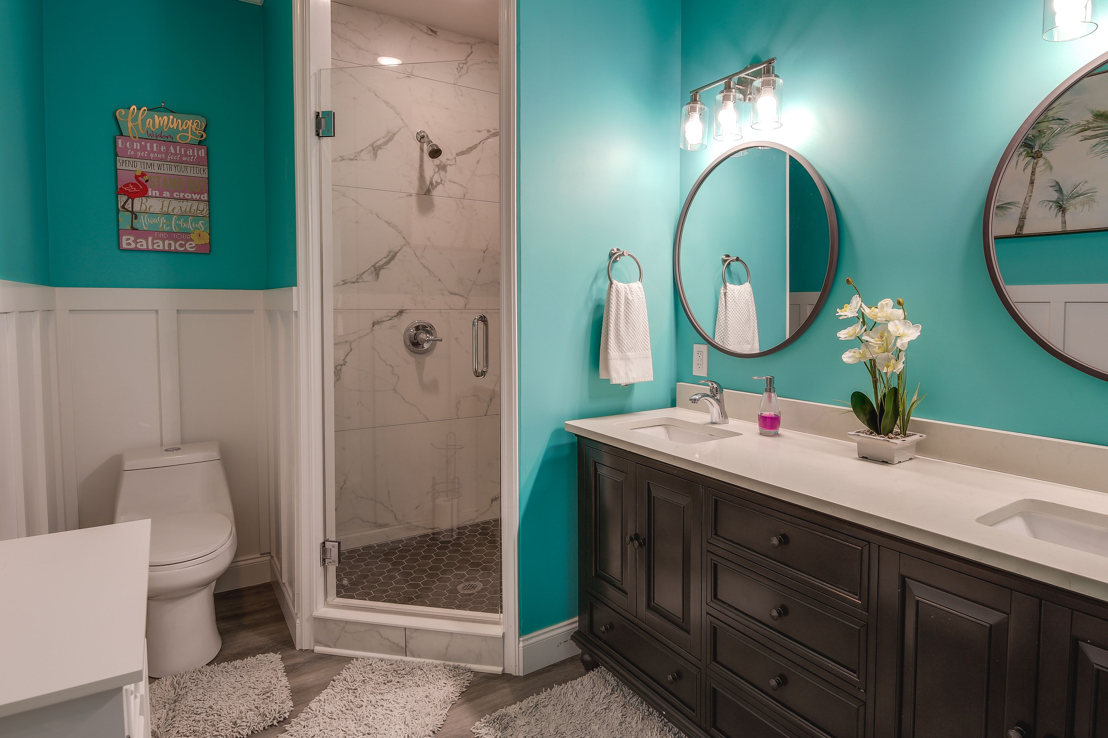 Full Bathroom | Complimentary Toileties