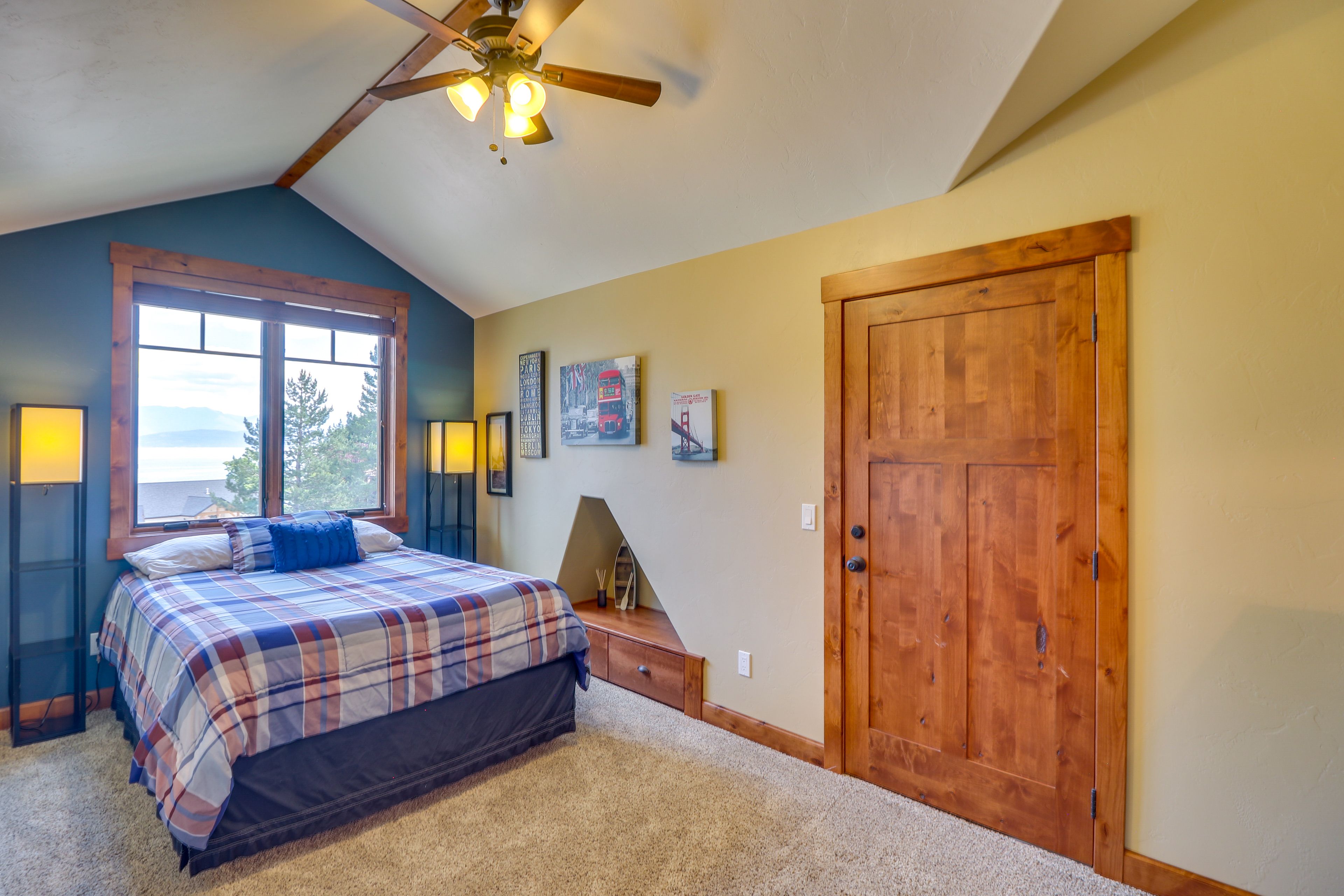 Bedroom 3 | Queen Bed