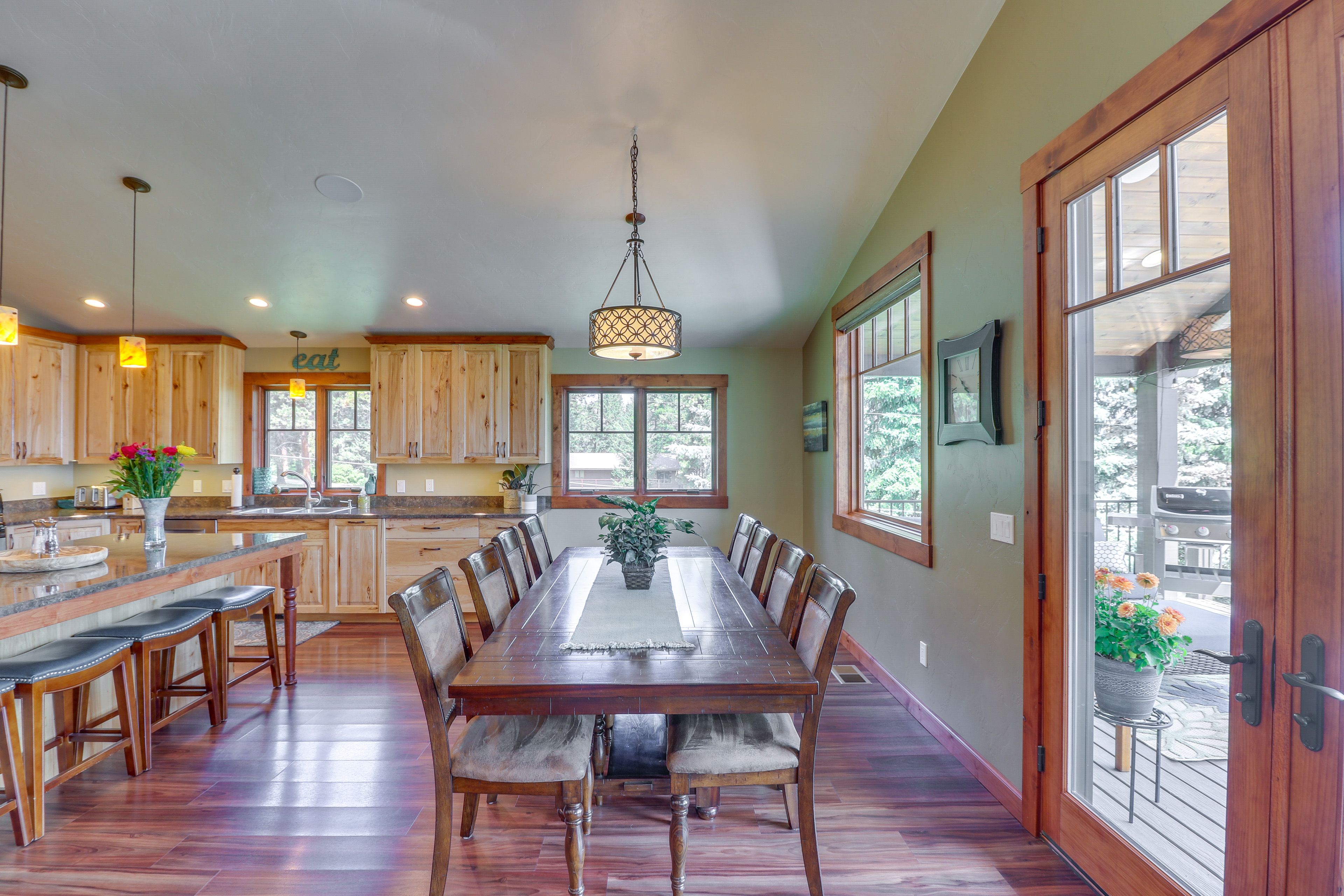 Dining Room | Dishware & Flatware Provided