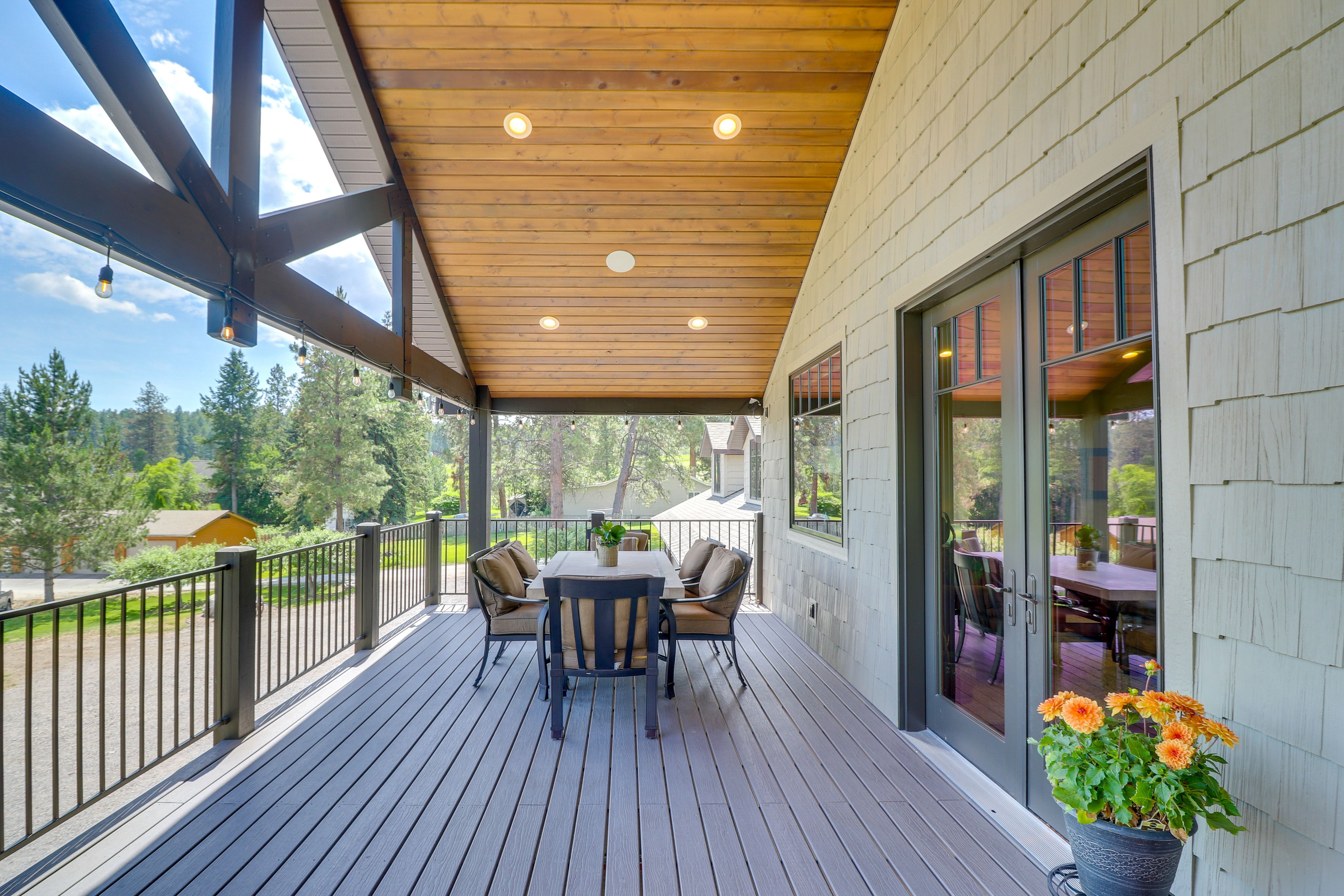 Deck | Gas Grill | Outdoor Seating