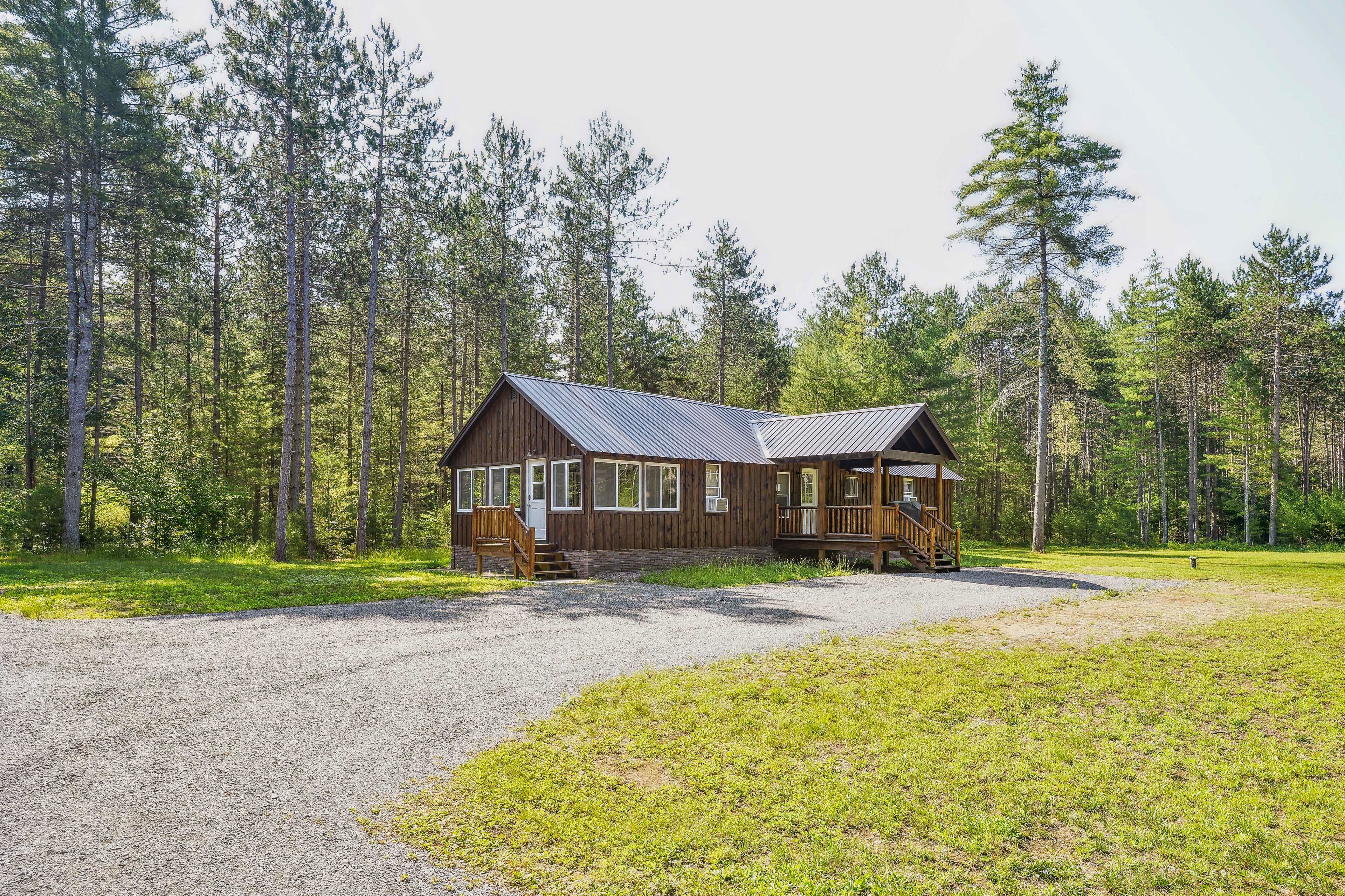 Parking | Driveway (6 Vehicles) | RV/Trailer Parking Allowed