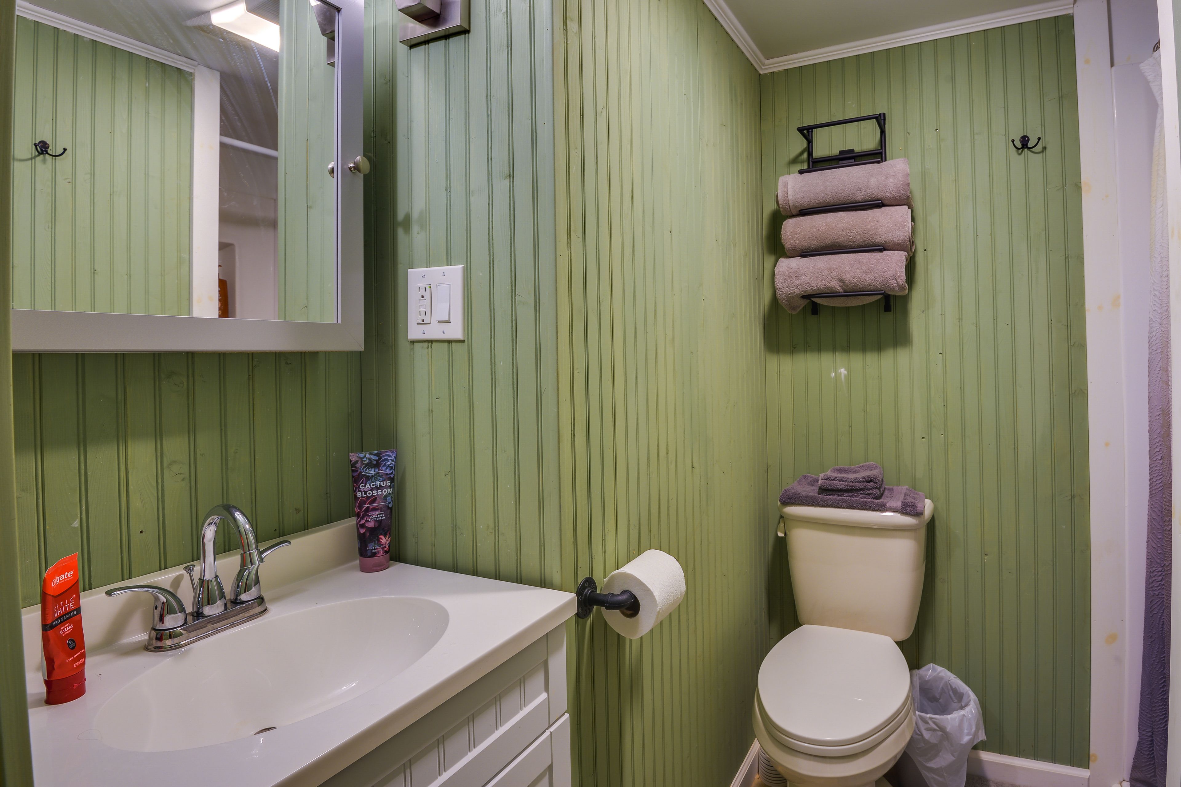 Full Bathroom