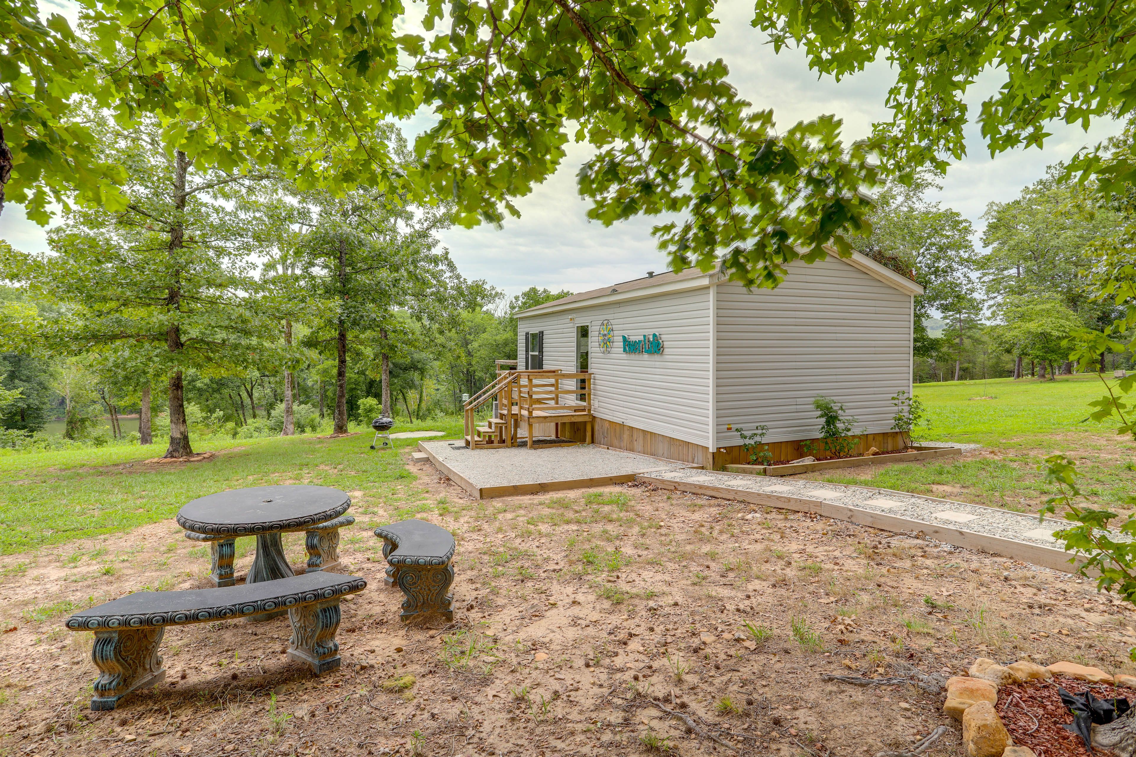 Mt. Olive Vacation Rental | 1BR | 1BA | Stairs Required | 576 Sq Ft
