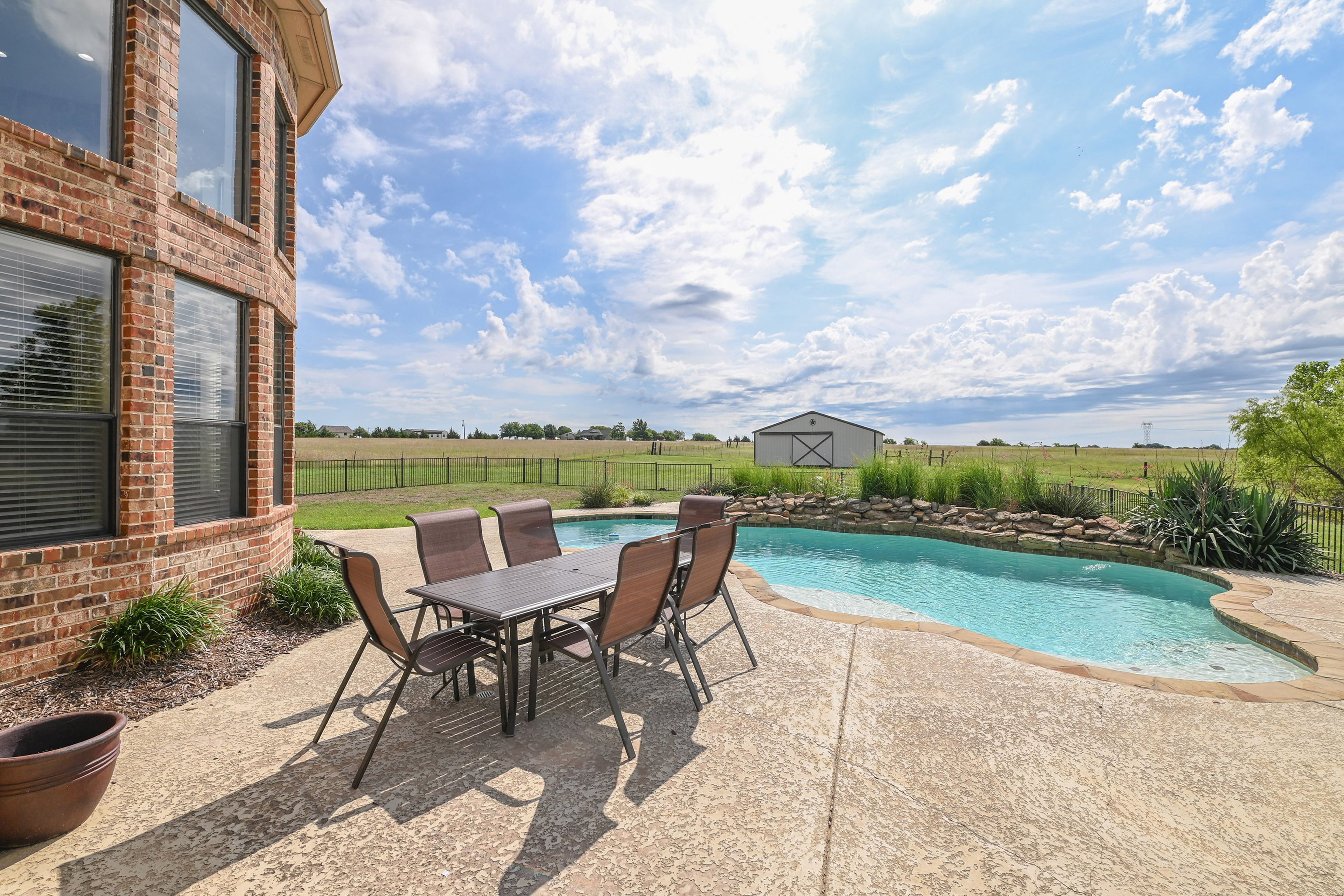 Seating & Dining | Private Pool