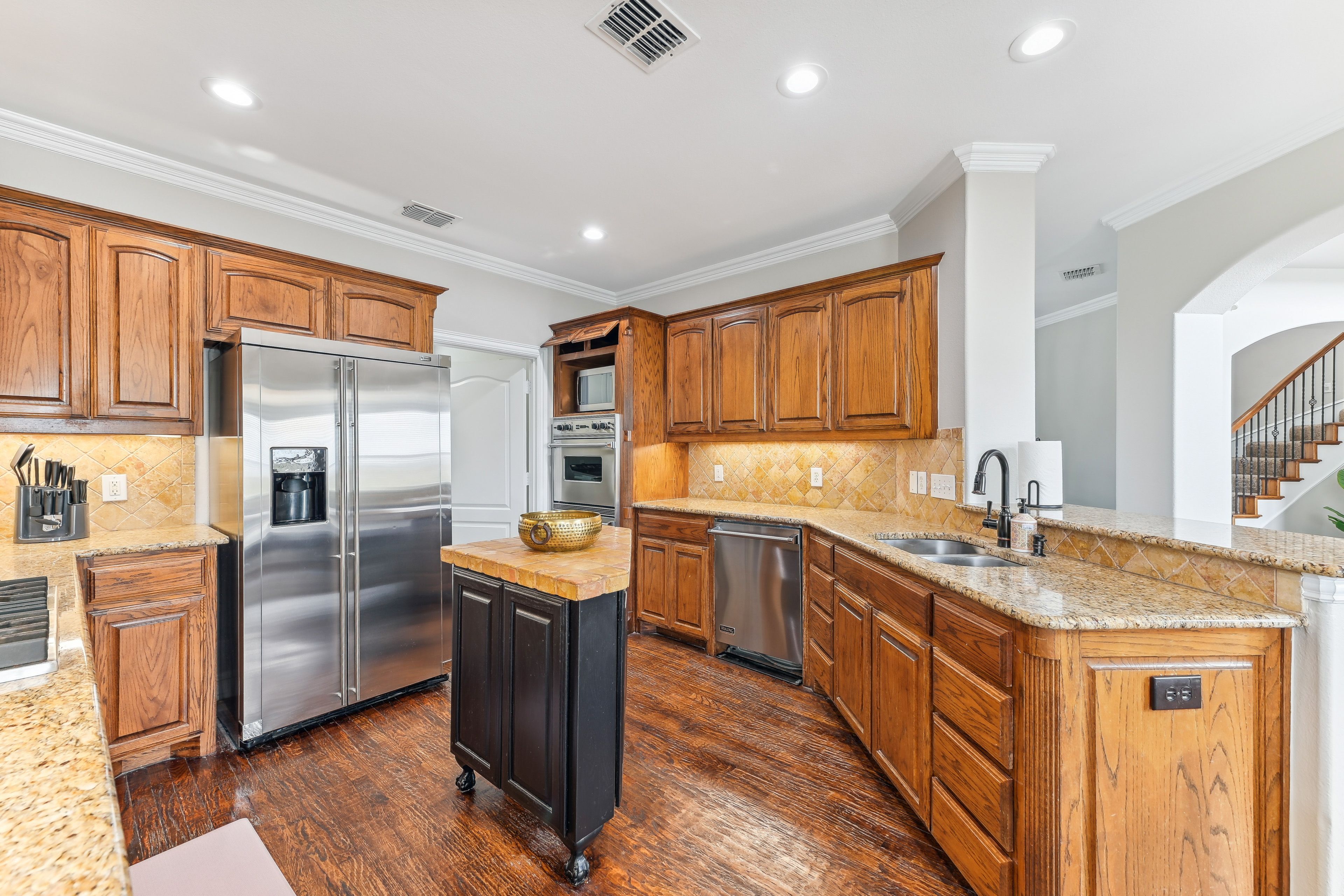Kitchen | Cooking Basics | Coffee Maker | Trash Bags & Paper Towels Provided